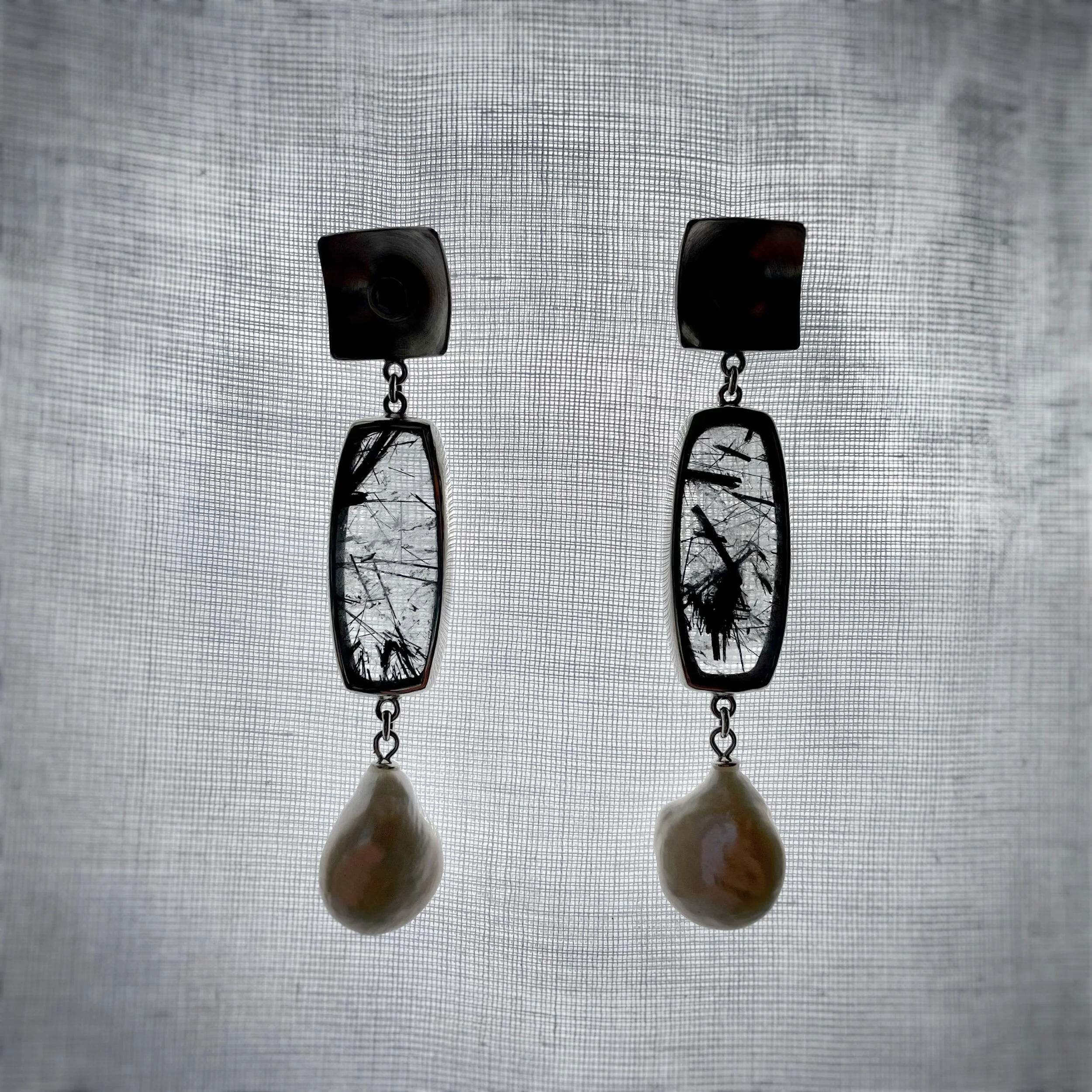 8DAF9455-074B-4945-82BA-61B55E3D9230