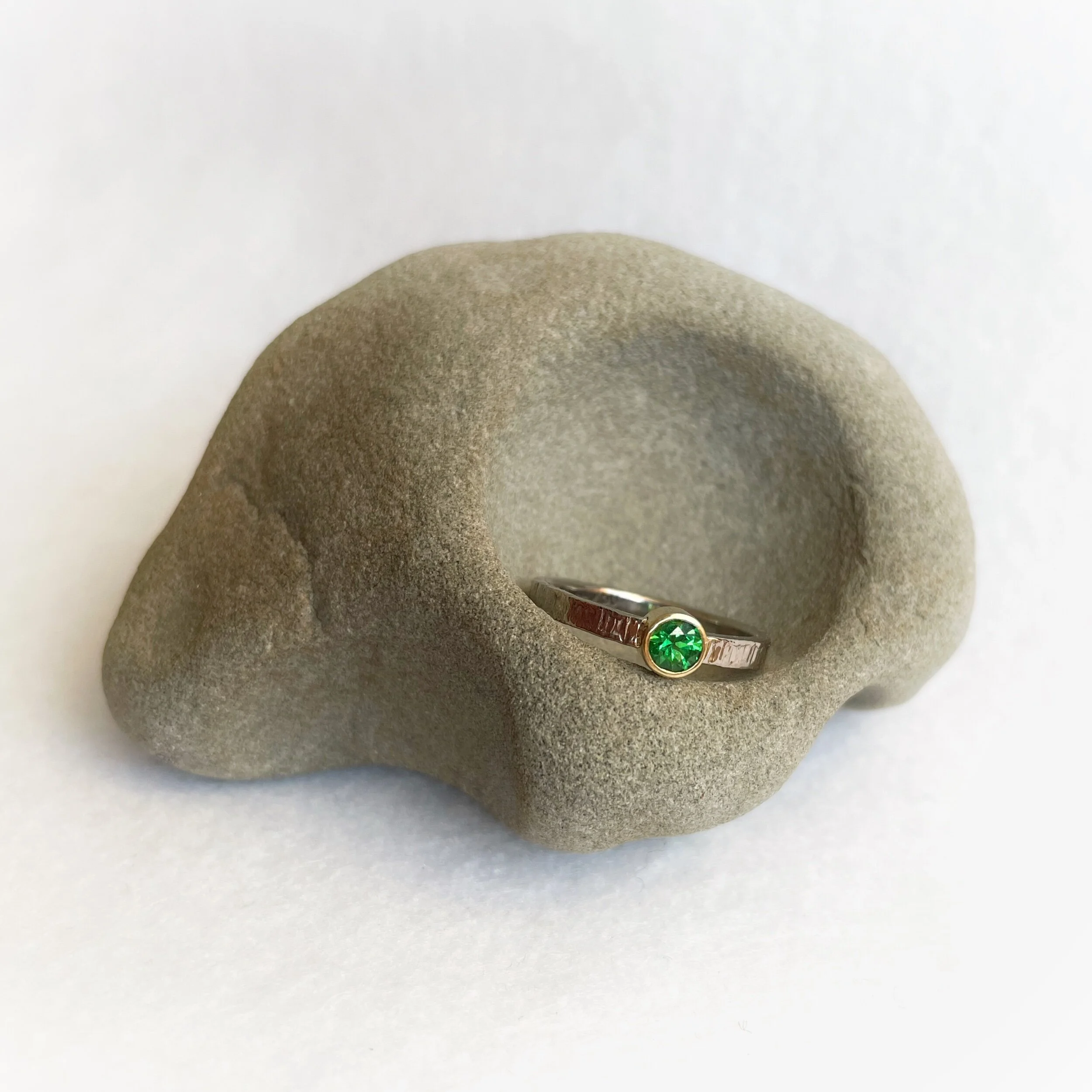 39D49093-4E51-44FA-B3FF-6A31D81B8889