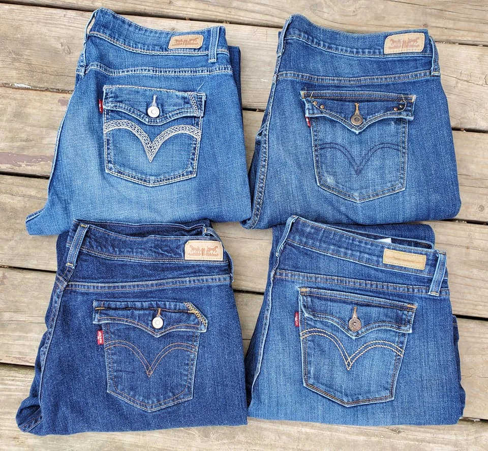 Levis size 16M. 