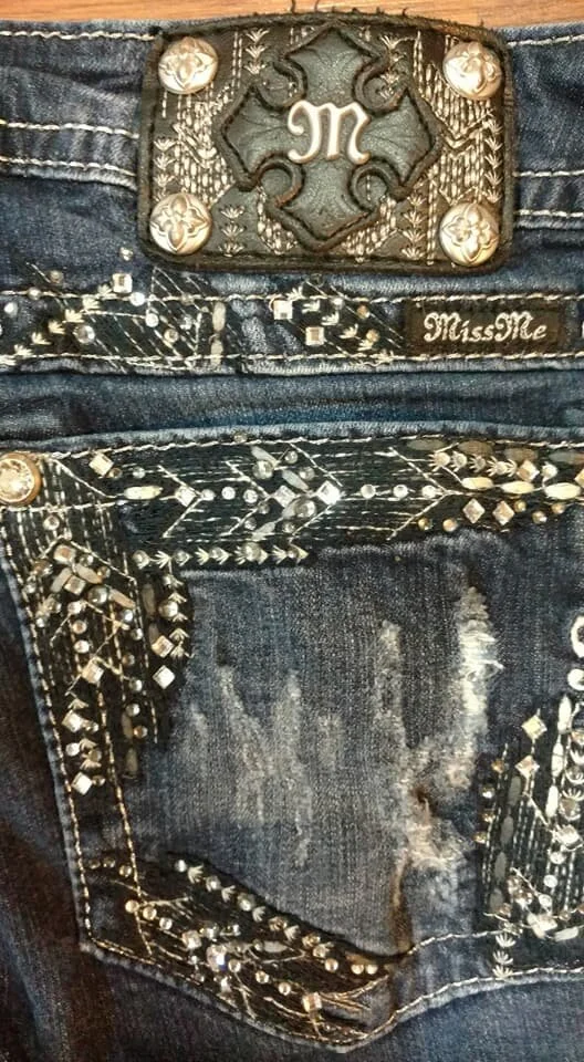 Miss Me Signature Boot Jeans - Size 31.