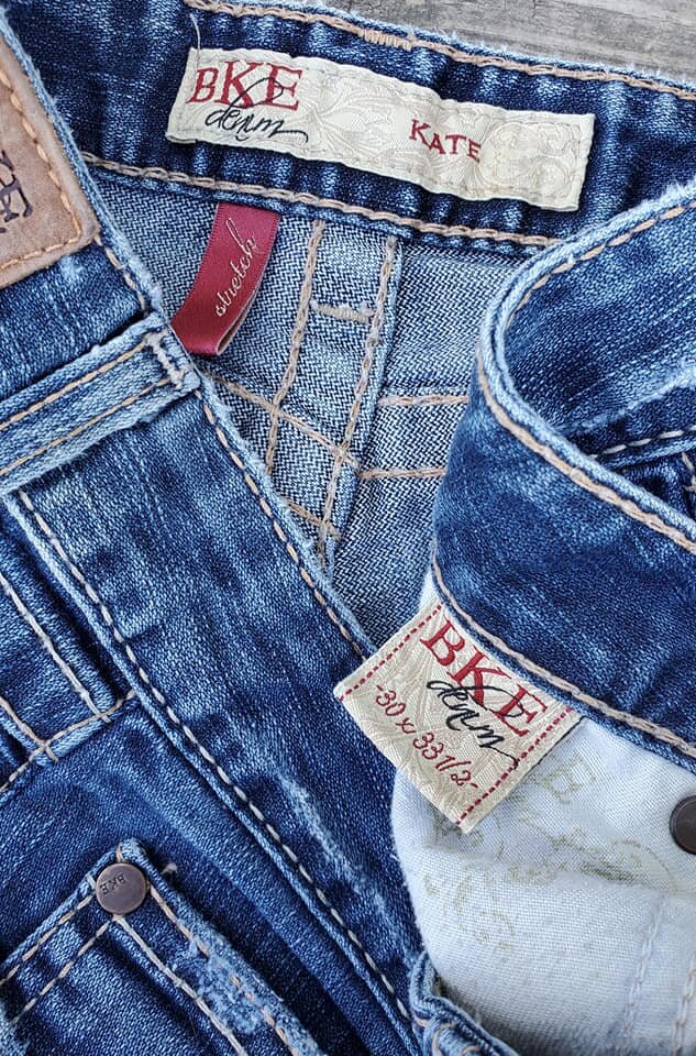 Silver AIKO Jeans + Beetlejuice T-shirt