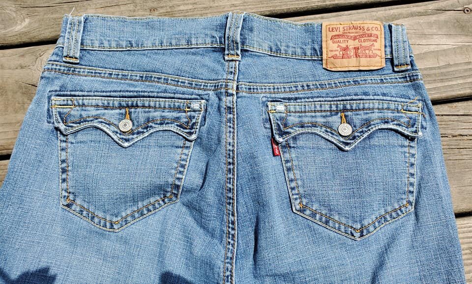 Levis Red Tab 542 - Low Flare 14M. — BECKO'S RESALE