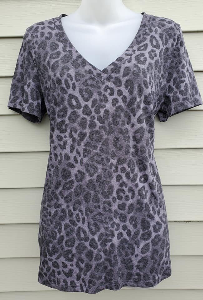 Victoria's Secret PINK Leopard Print V-Neck