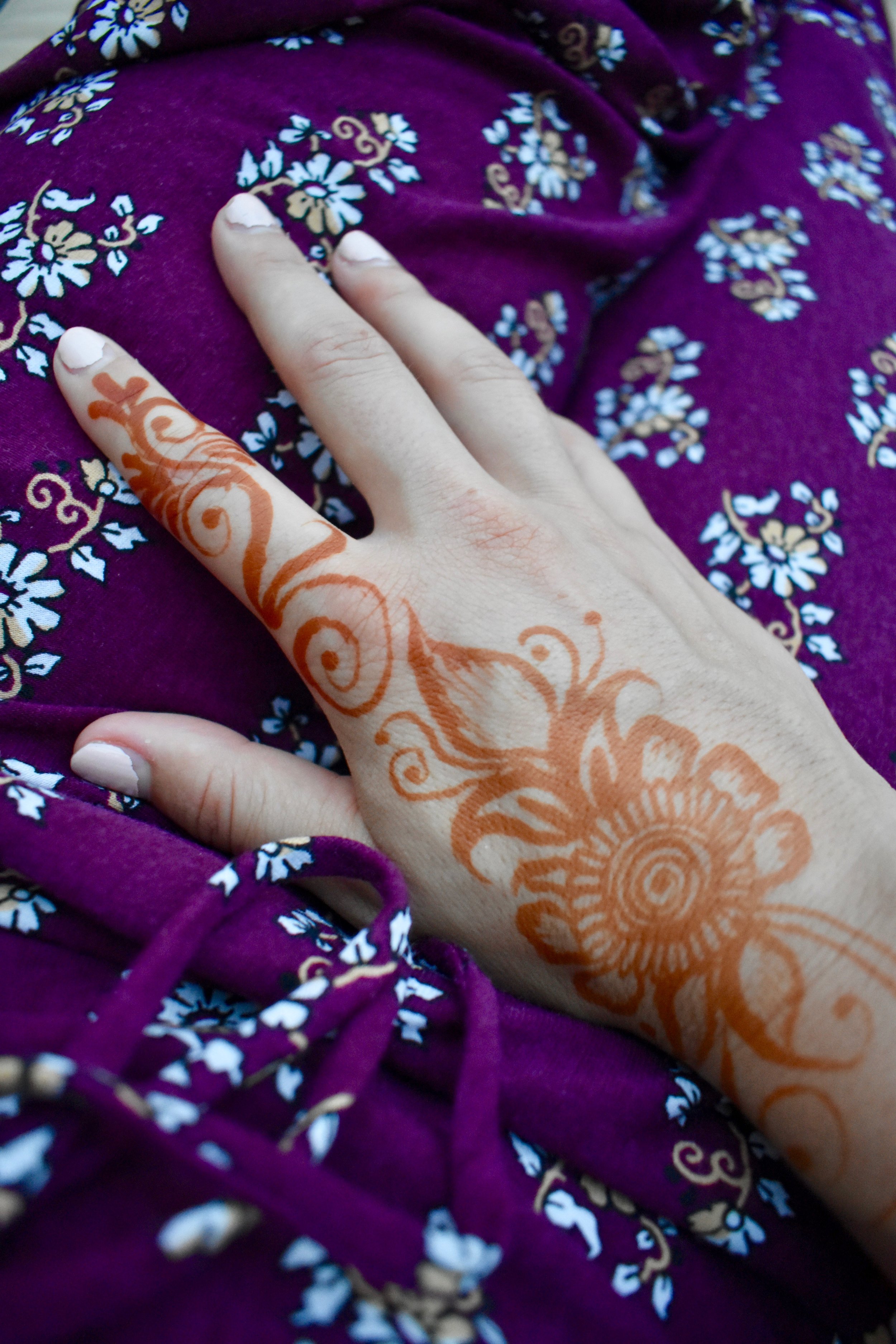  Beautiful henna done by a woman at the Shangri La Resort 