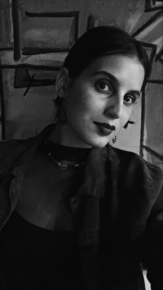 Isabella GuimarãesJornalista formada pela PUC Minas"Assim como o tempo, a moda é inevitável. É comunicação in natura, inerente ao ser humano. Pela moda nos exprimimos, nos desvendamos e nos recriamos — como indivíduos e sociedade. Apoiar toda e qual…