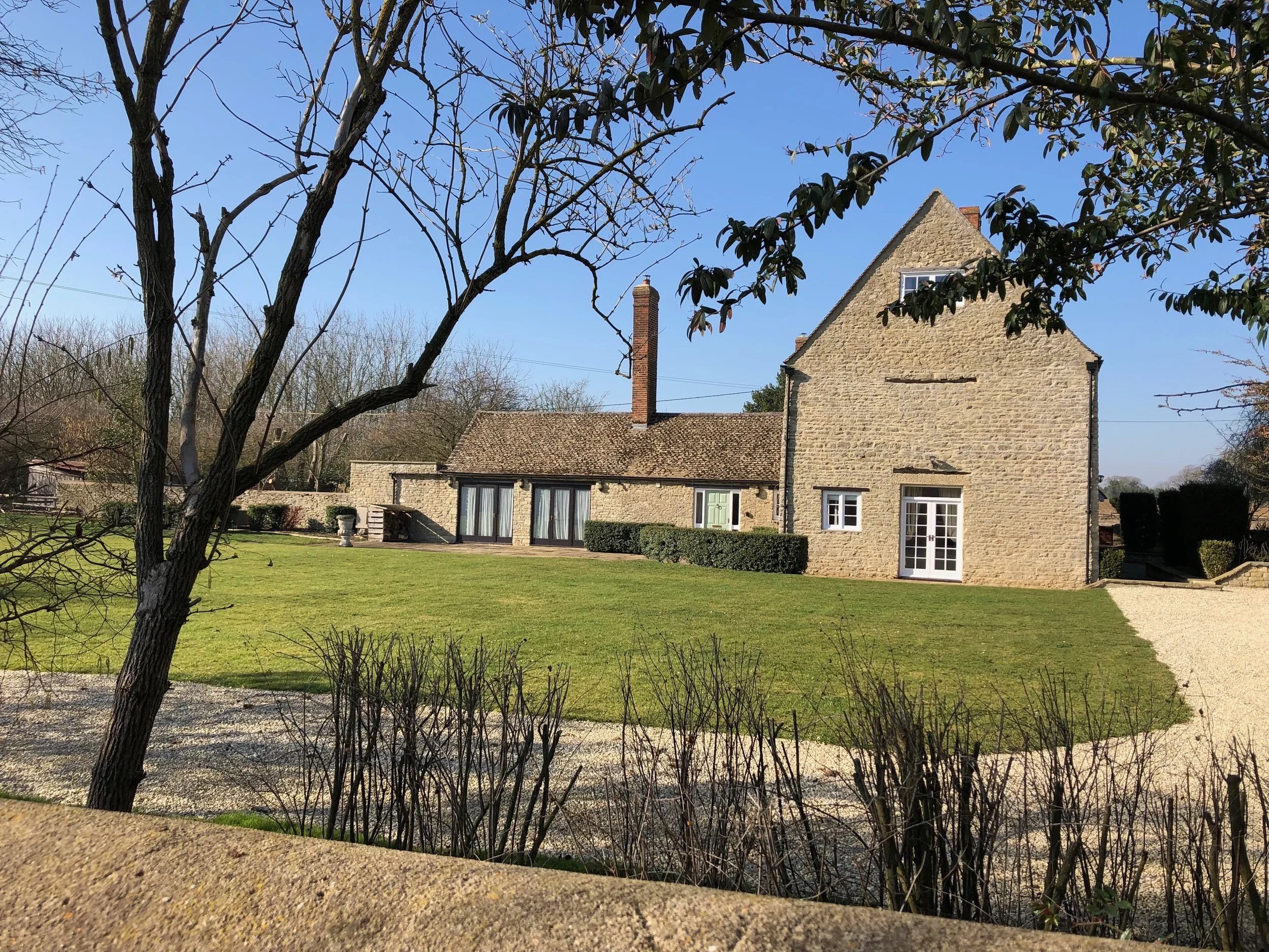 Summer Weekend Retreat in Thrupp, Oxfordshire