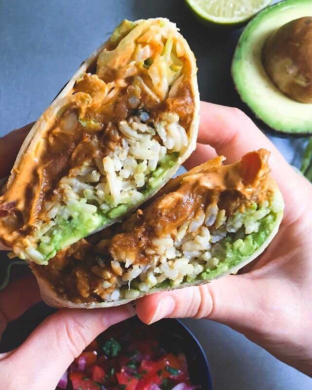 Next time you&rsquo;re meal prepping, add these &ldquo;Better than Chipotle&rdquo; Bean Burritos to the list 🌯🕺⠀⠀⠀⠀⠀⠀⠀⠀⠀
.⠀⠀⠀⠀⠀⠀⠀⠀⠀
1 part oil-free refried beans + 1 part cilantro lime rice + 1 dollop cashew chipotle mayo + cabbage, salsa, and avoc