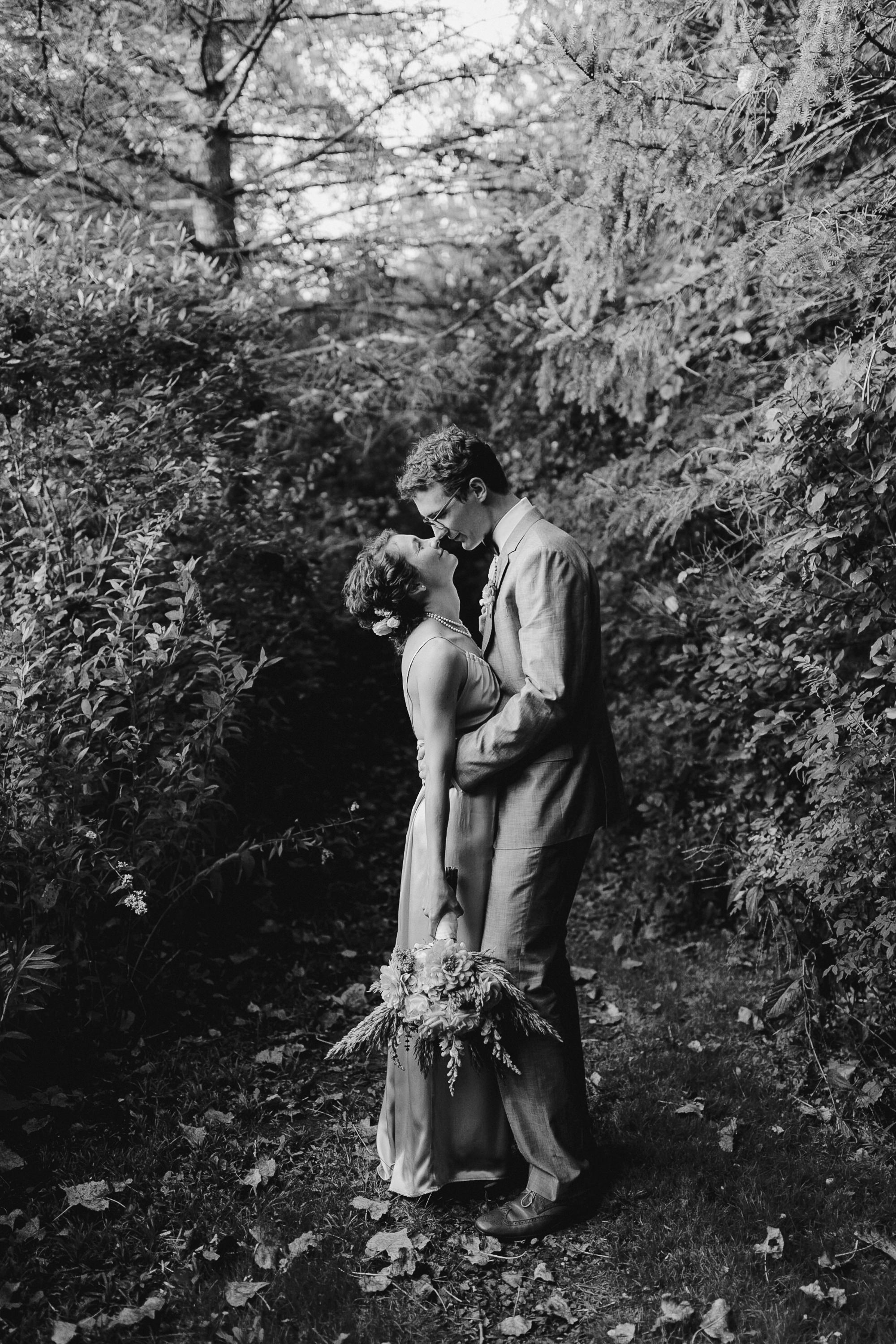 JillDeVriesPhotography-BackyardWedding-90.jpg