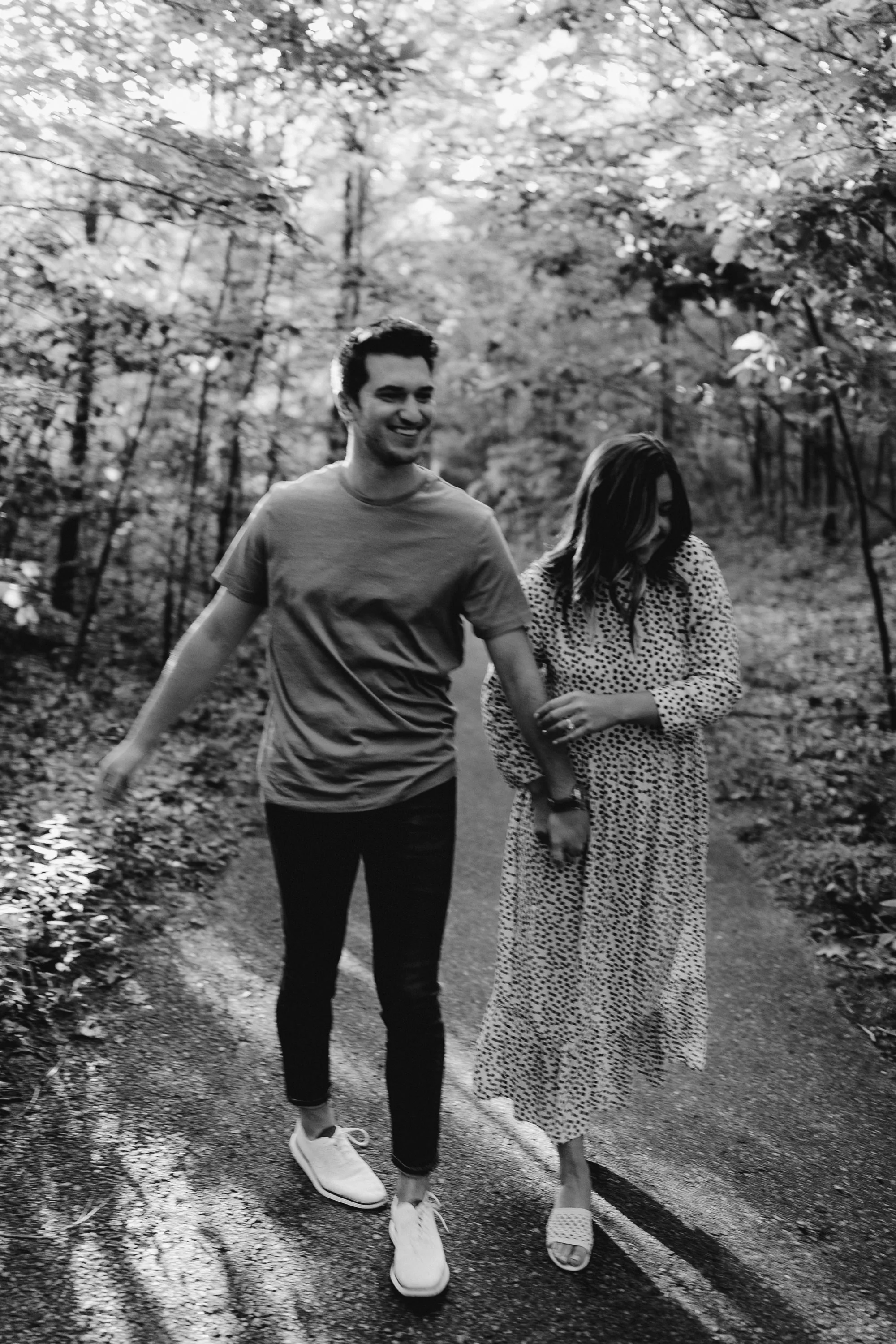 JillDeVriesPhotography-LakeMichiganEngagement-6.jpg