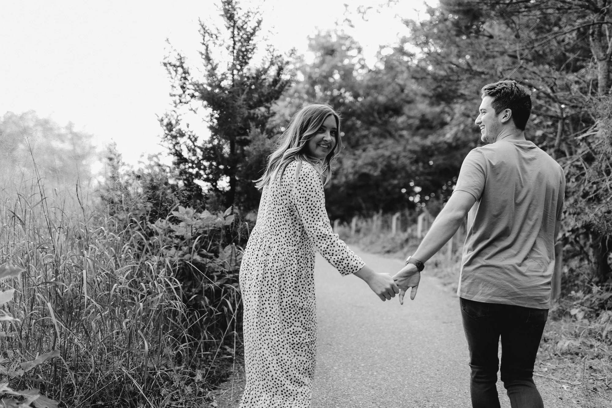 JillDeVriesPhotography-LakeMichiganEngagement-9.jpg