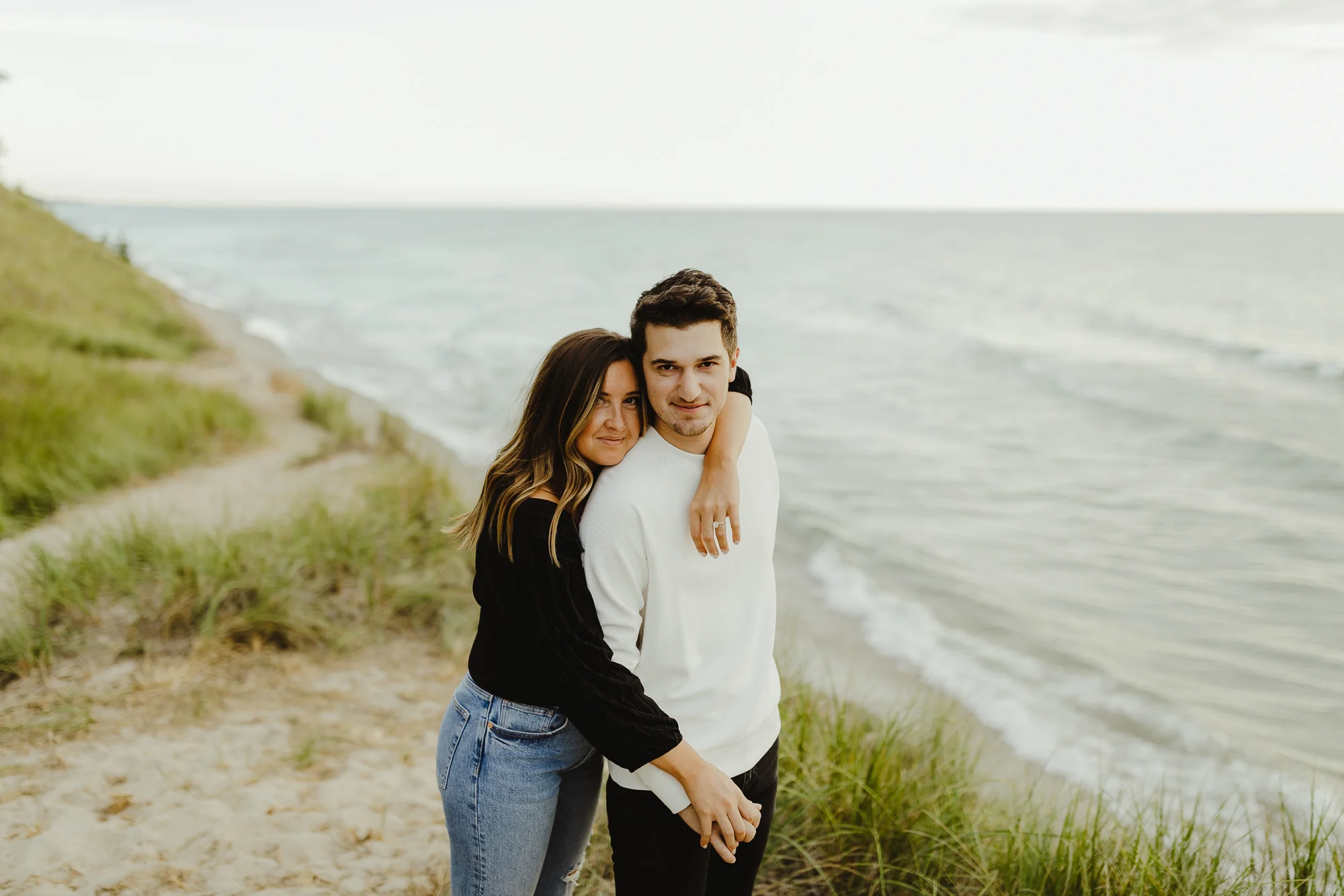 JillDeVriesPhotography-LakeMichiganEngagement-11.jpg