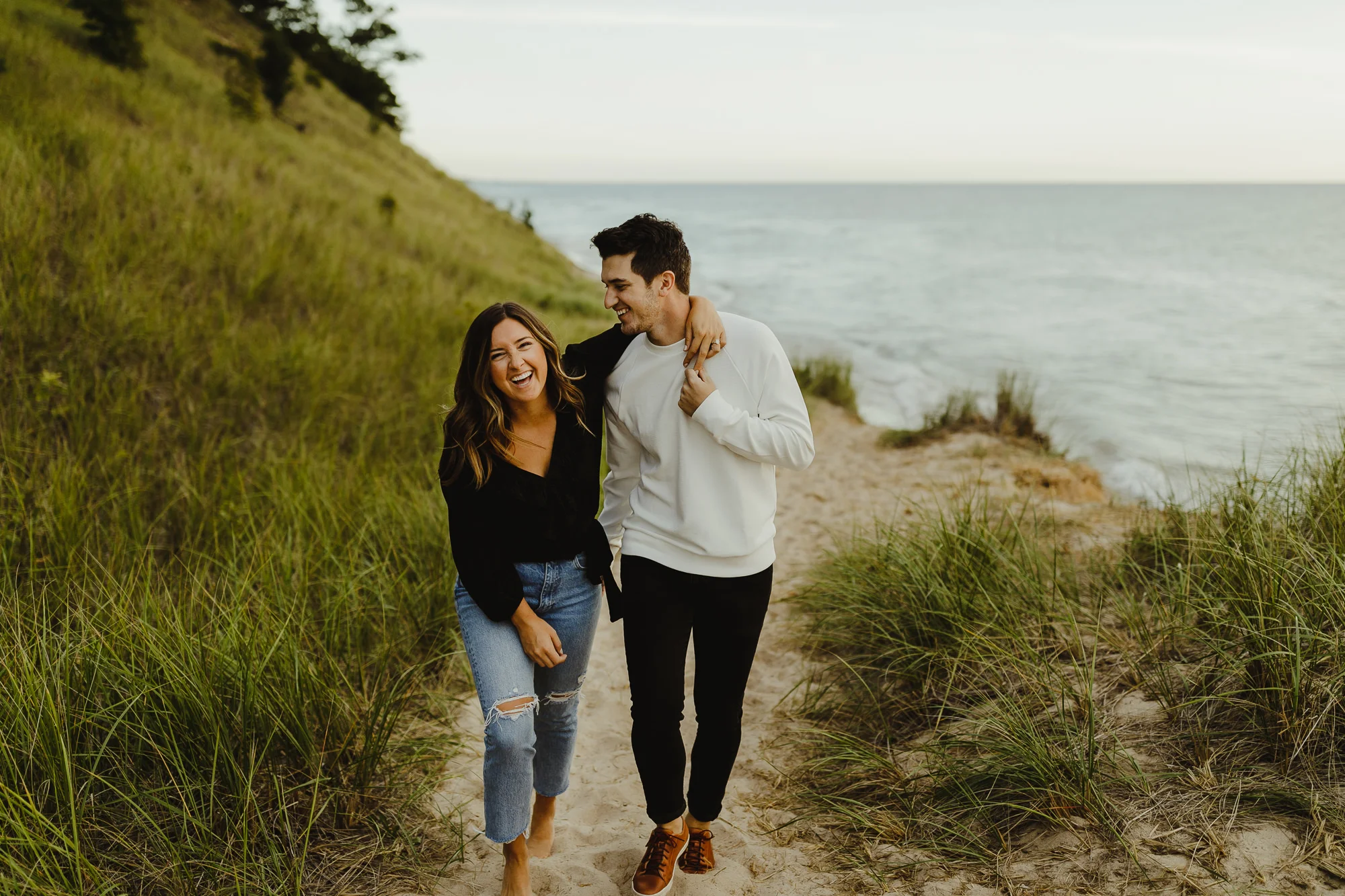 JillDeVriesPhotography-LakeMichiganEngagement-10.jpg