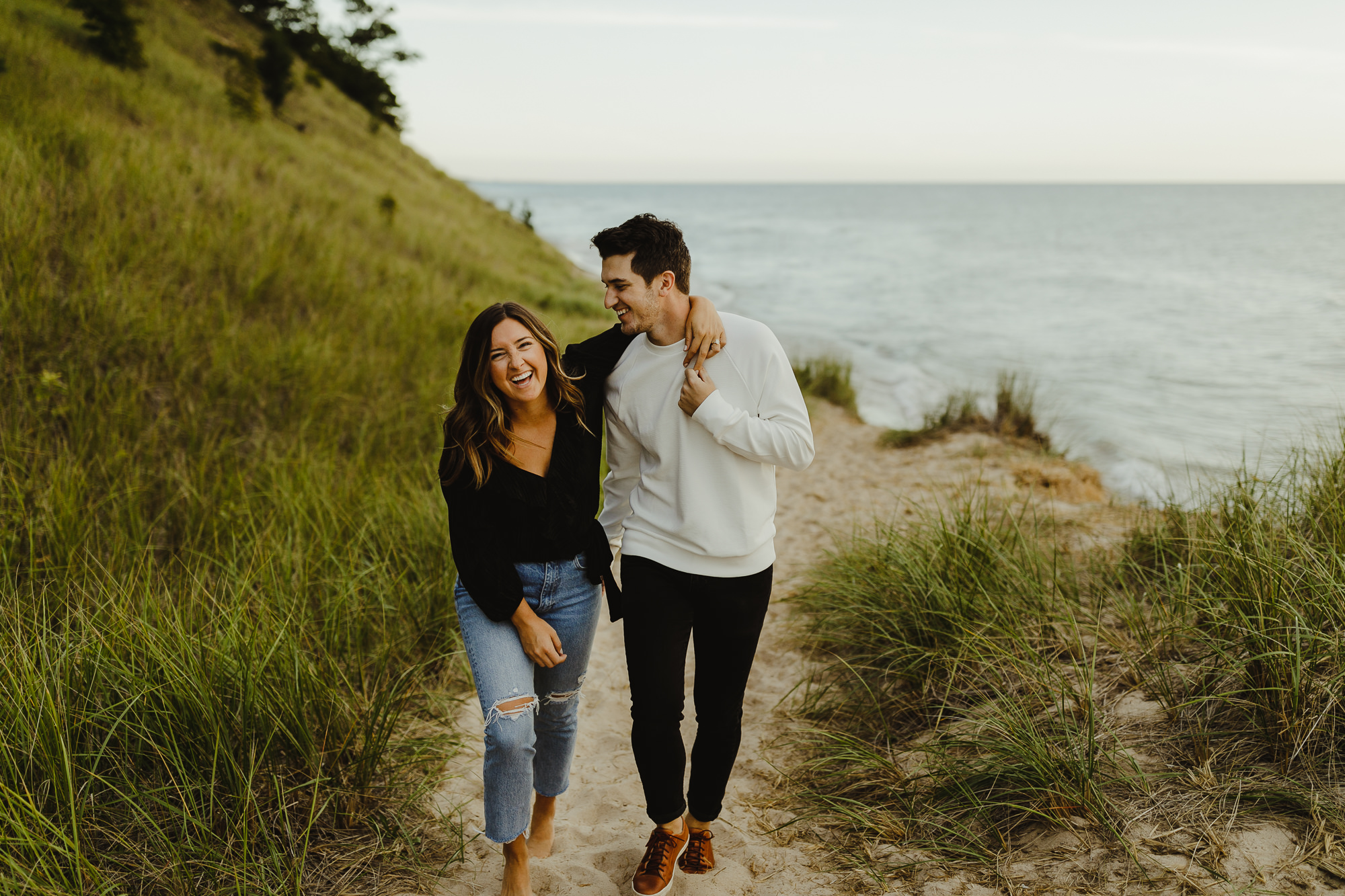JillDeVriesPhotography-LakeMichiganEngagement-10.jpg
