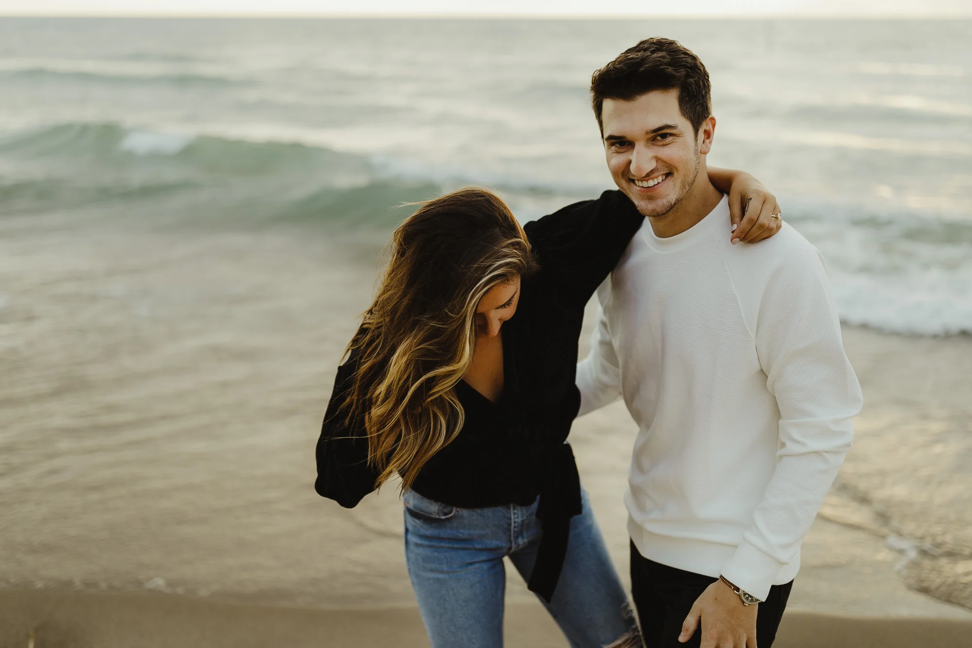 JillDeVriesPhotography-LakeMichiganEngagement-24.jpg