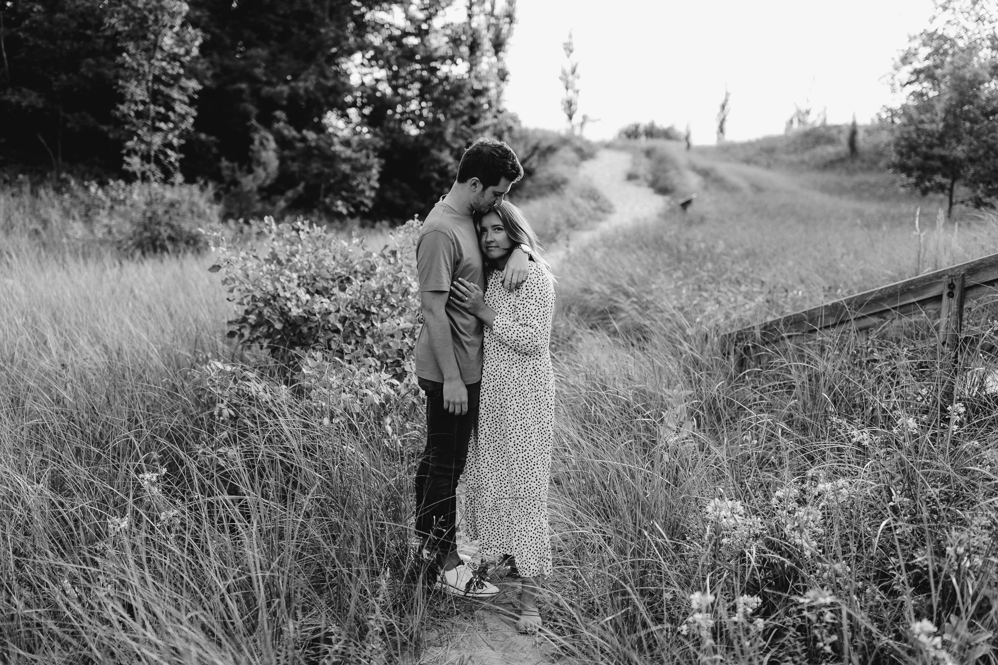 JillDeVriesPhotography-LakeMichiganEngagement-23.jpg