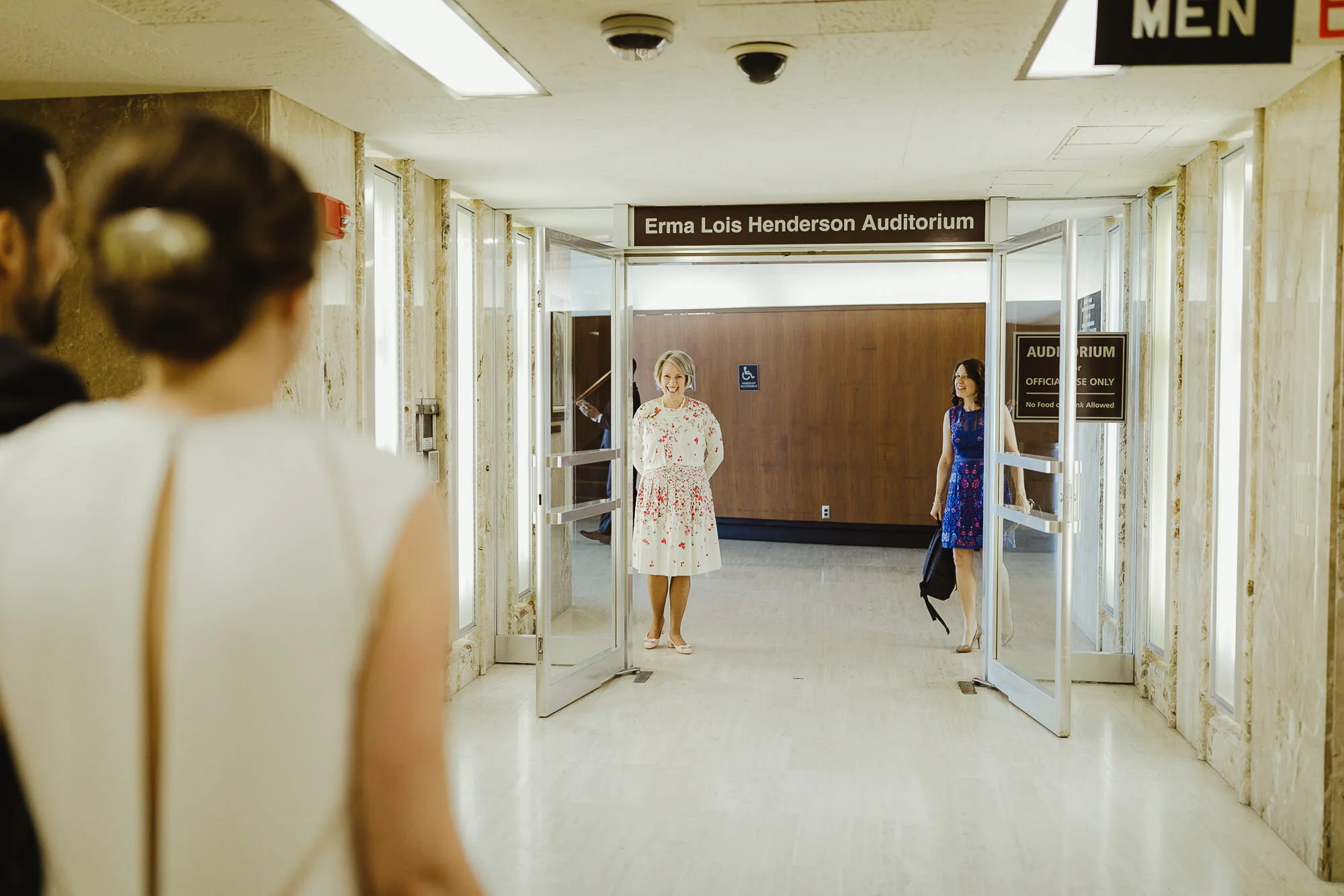 JillDeVriesPhotography-CityHallWedding-23.jpg