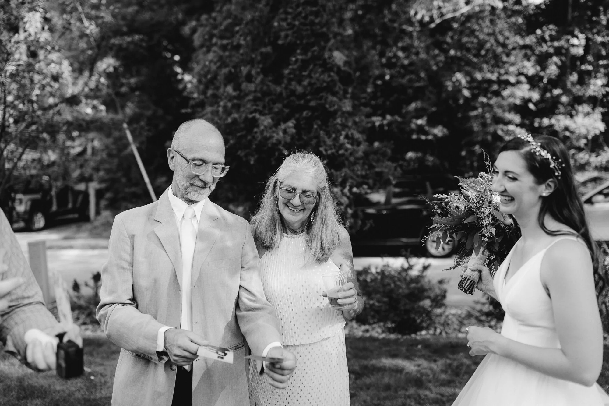 JillDeVriesPhotography-CovidBackyardWedding-20.jpg