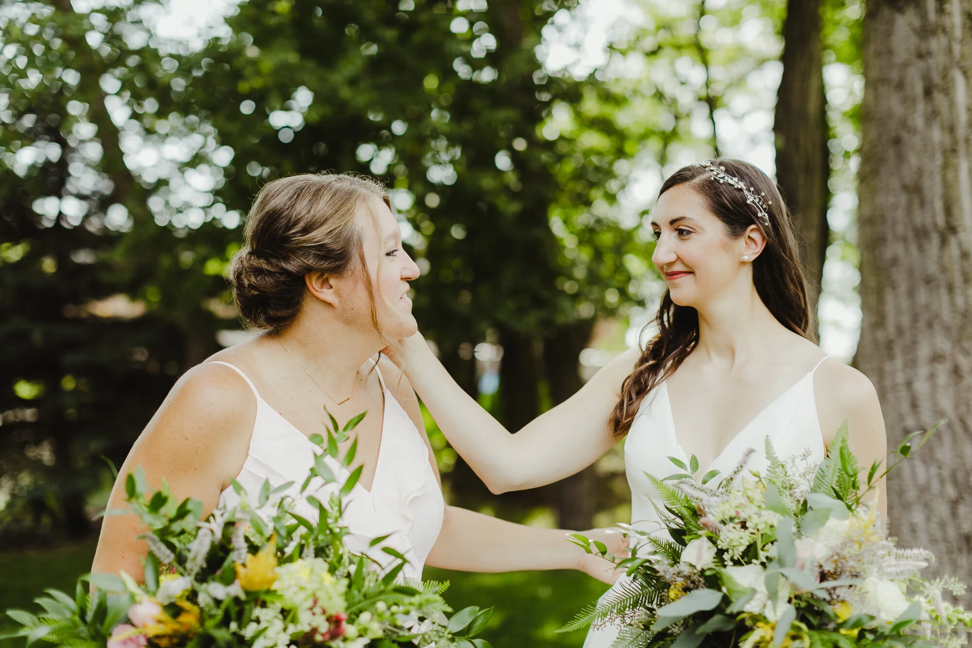 JillDeVriesPhotography-CovidBackyardWedding-19.jpg