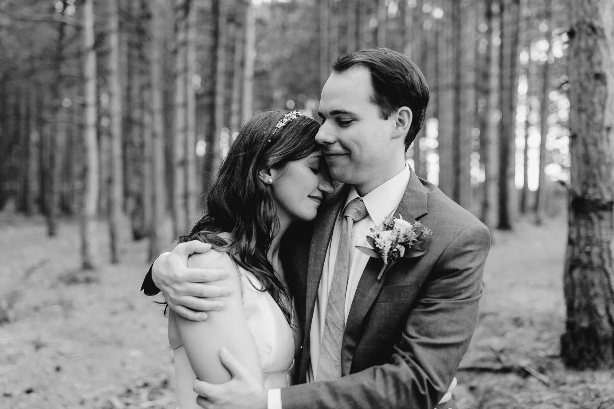 JillDeVriesPhotography-CovidBackyardWedding-22.jpg