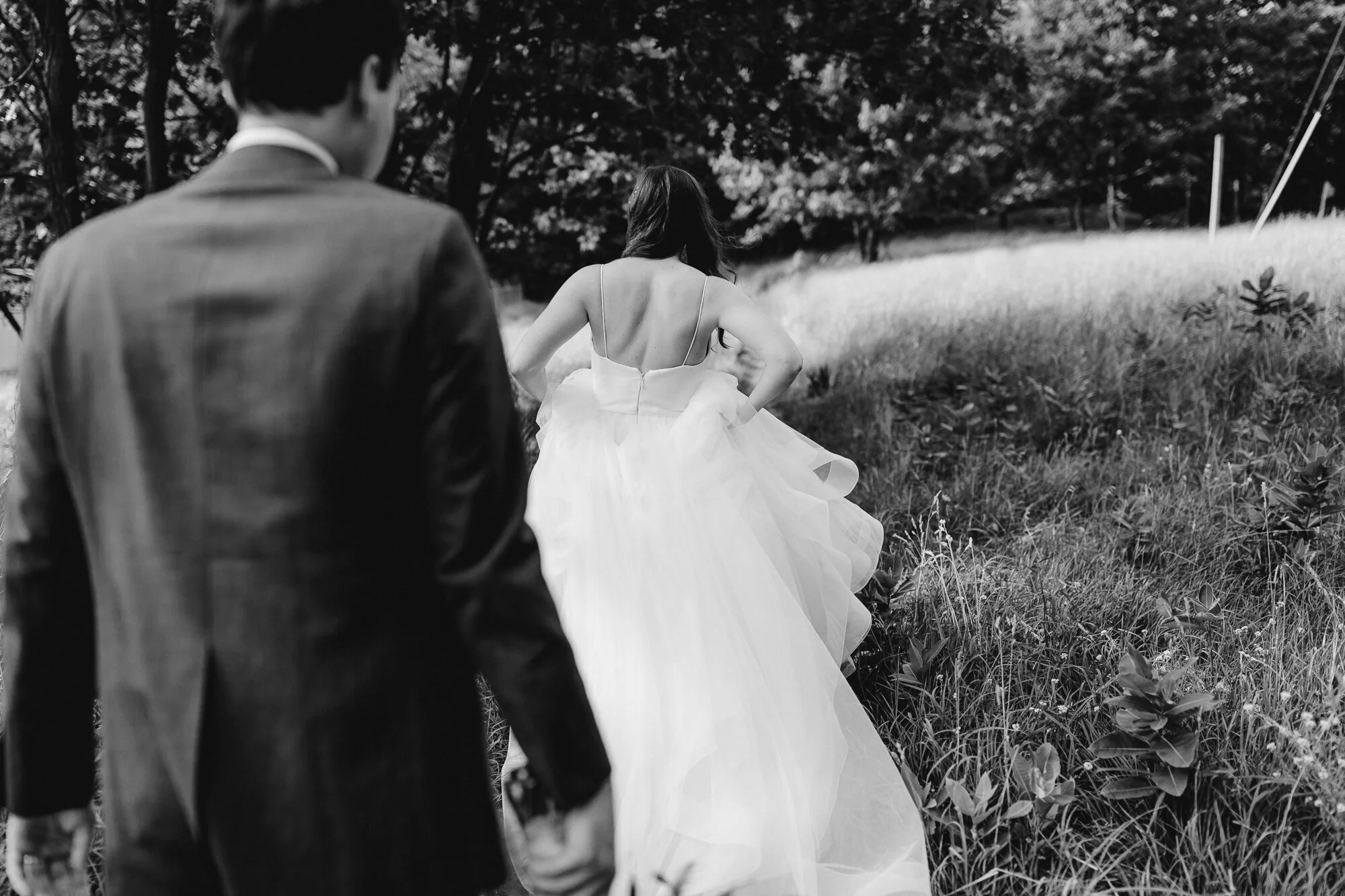 JillDeVriesPhotography-CovidBackyardWedding-31.jpg