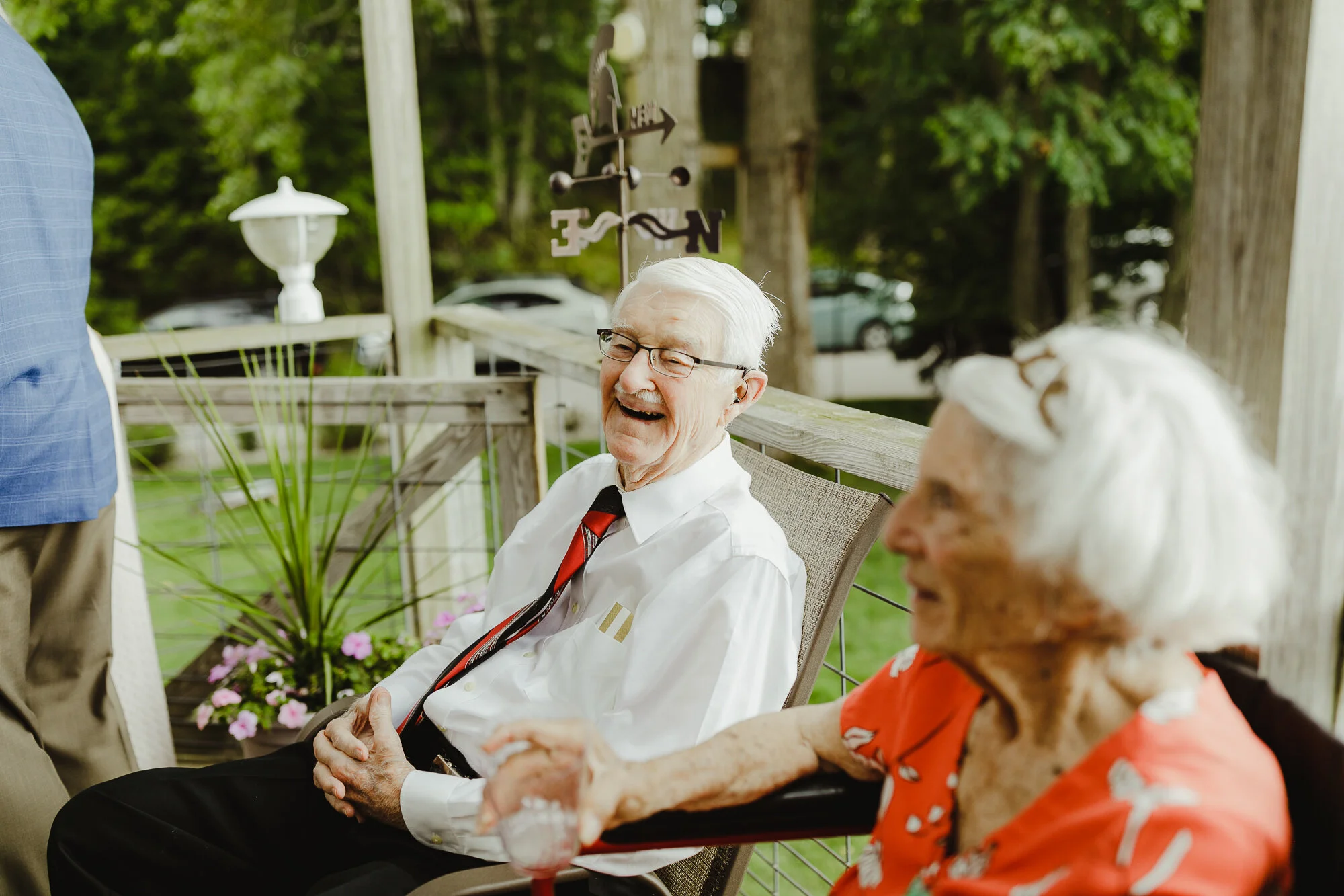 JillDeVriesPhotography-CovidBackyardWedding-37.jpg