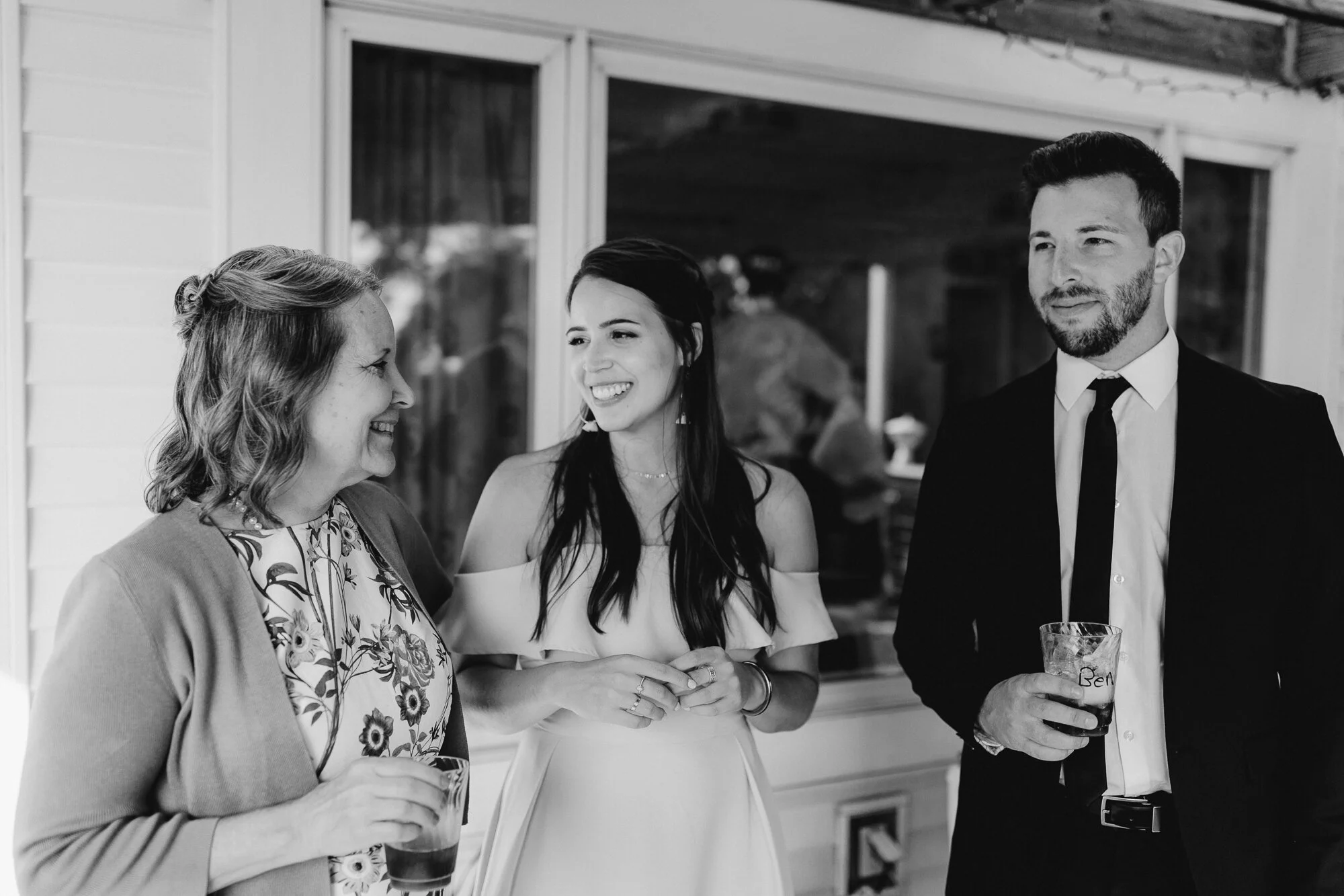 JillDeVriesPhotography-CovidBackyardWedding-40.jpg