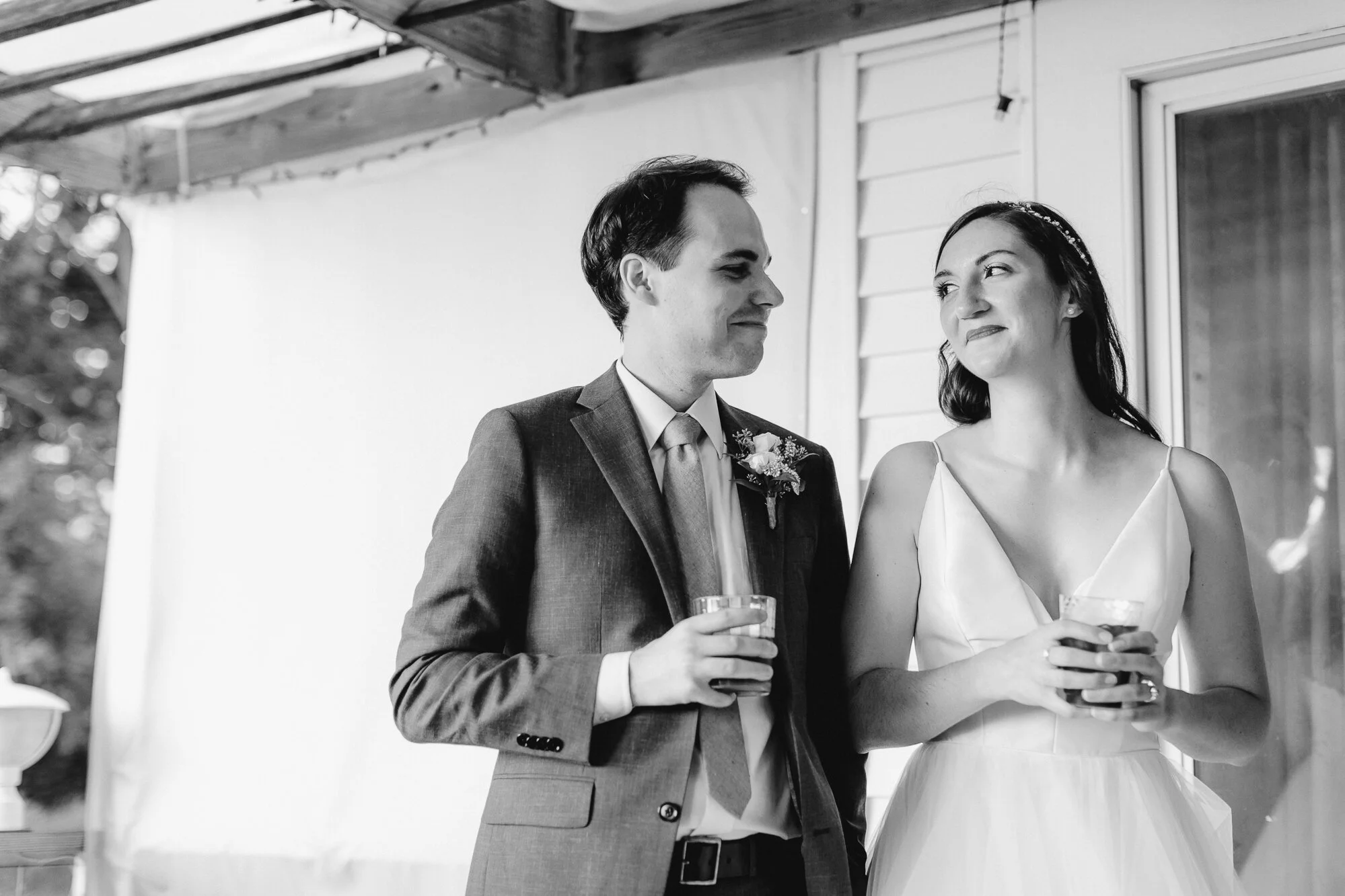 JillDeVriesPhotography-CovidBackyardWedding-42.jpg