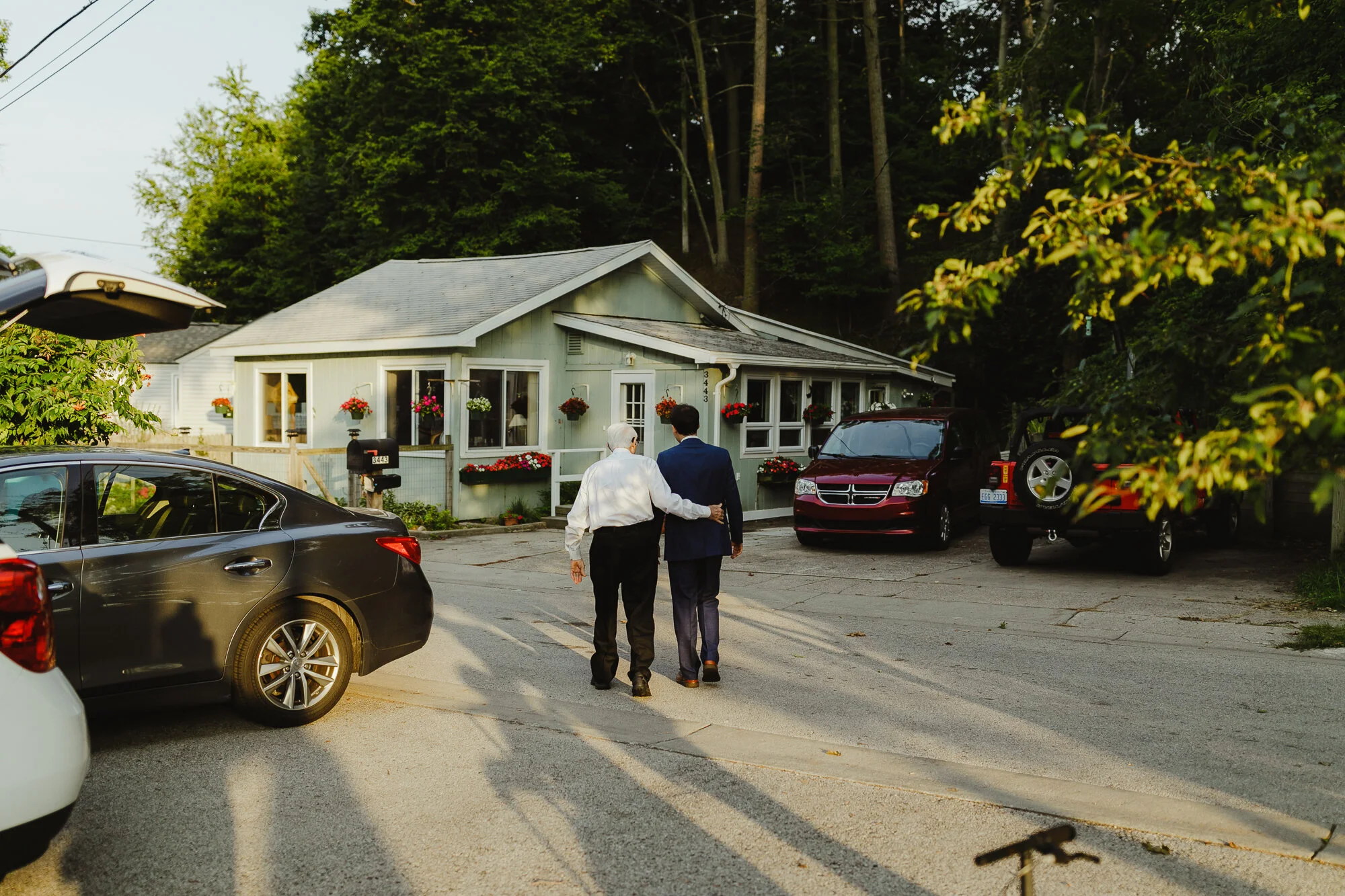 JillDeVriesPhotography-CovidBackyardWedding-52.jpg