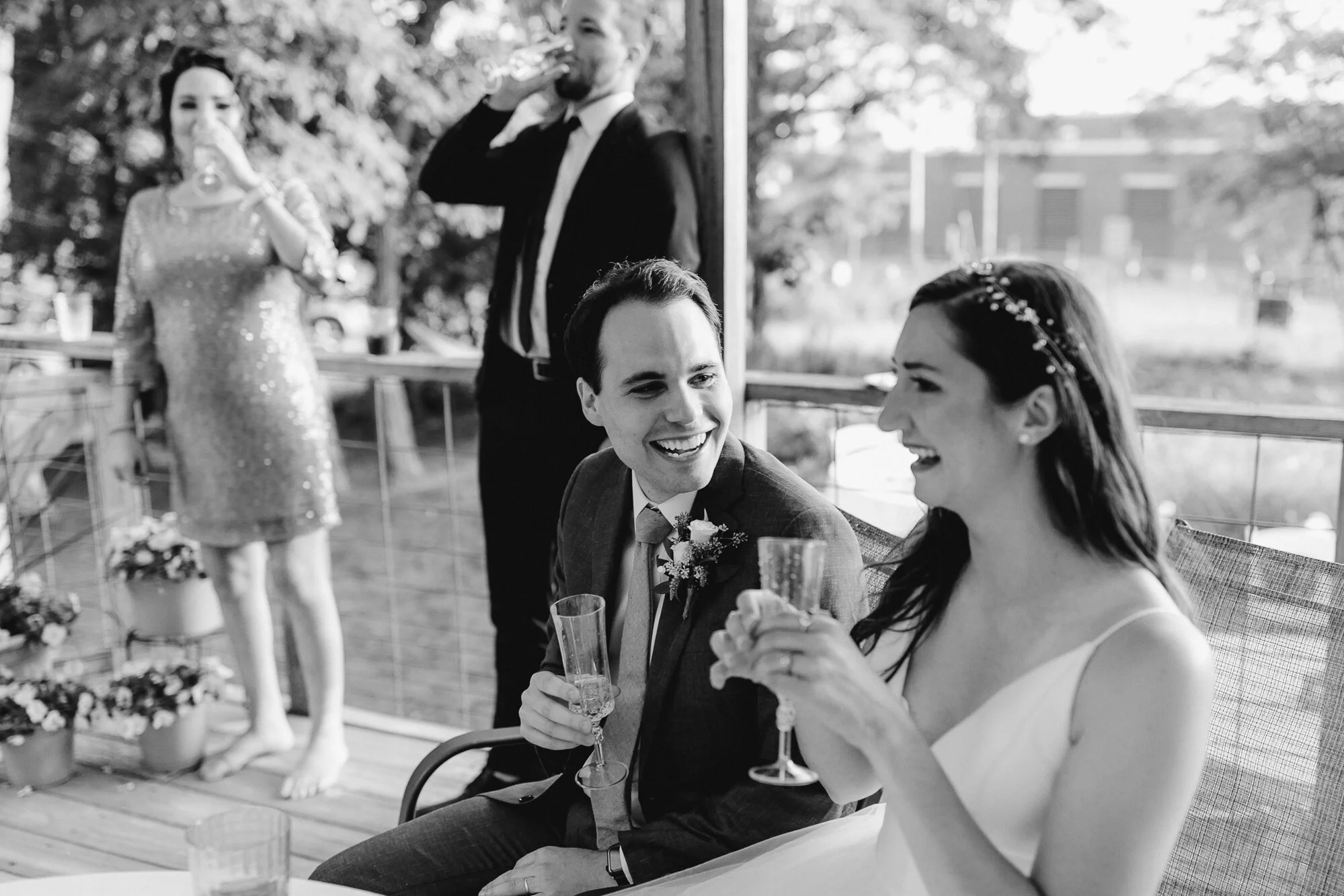 JillDeVriesPhotography-CovidBackyardWedding-62.jpg