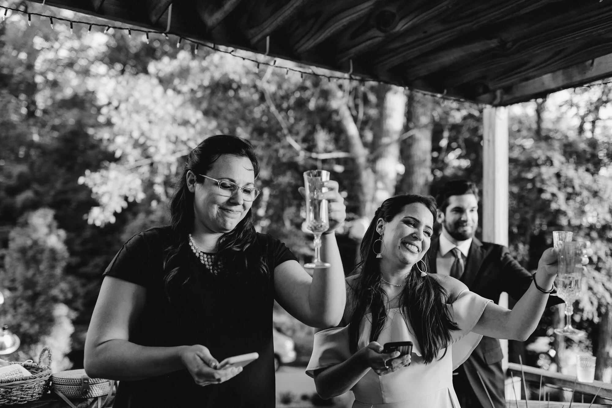 JillDeVriesPhotography-CovidBackyardWedding-67.jpg