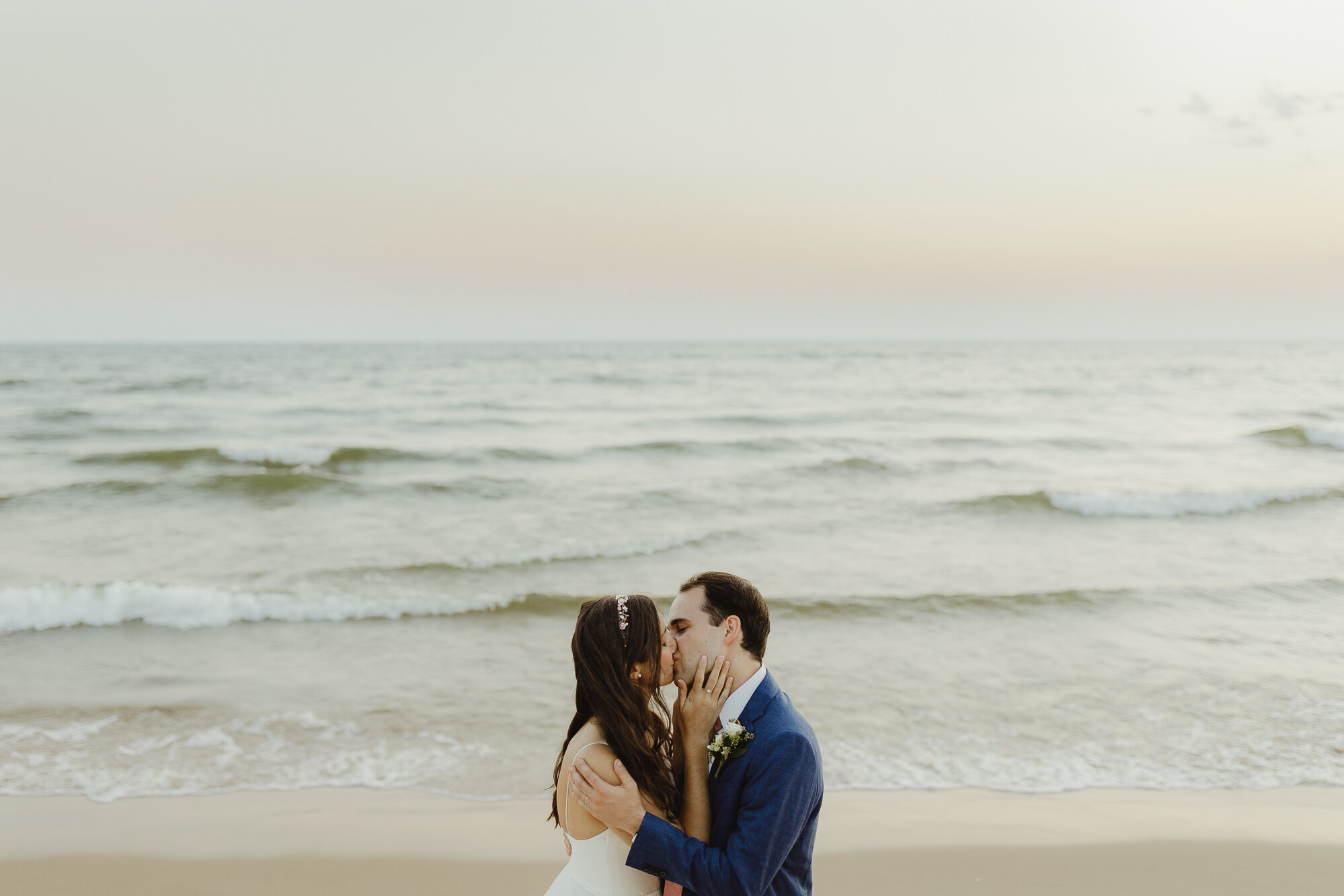 JillDeVriesPhotography-CovidBackyardWedding-93.jpg