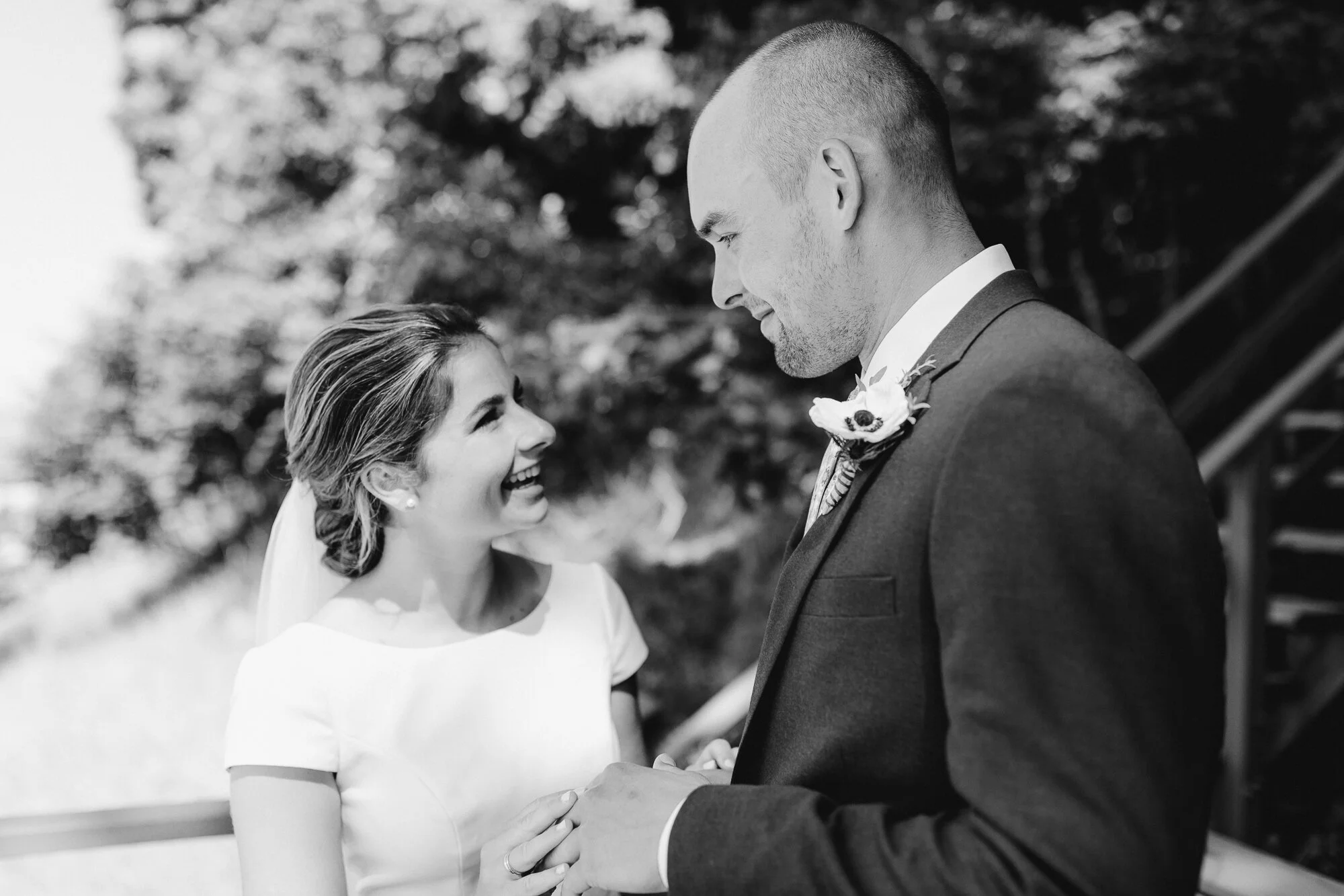 JillDeVries-LakeMichiganWedding-17.jpg