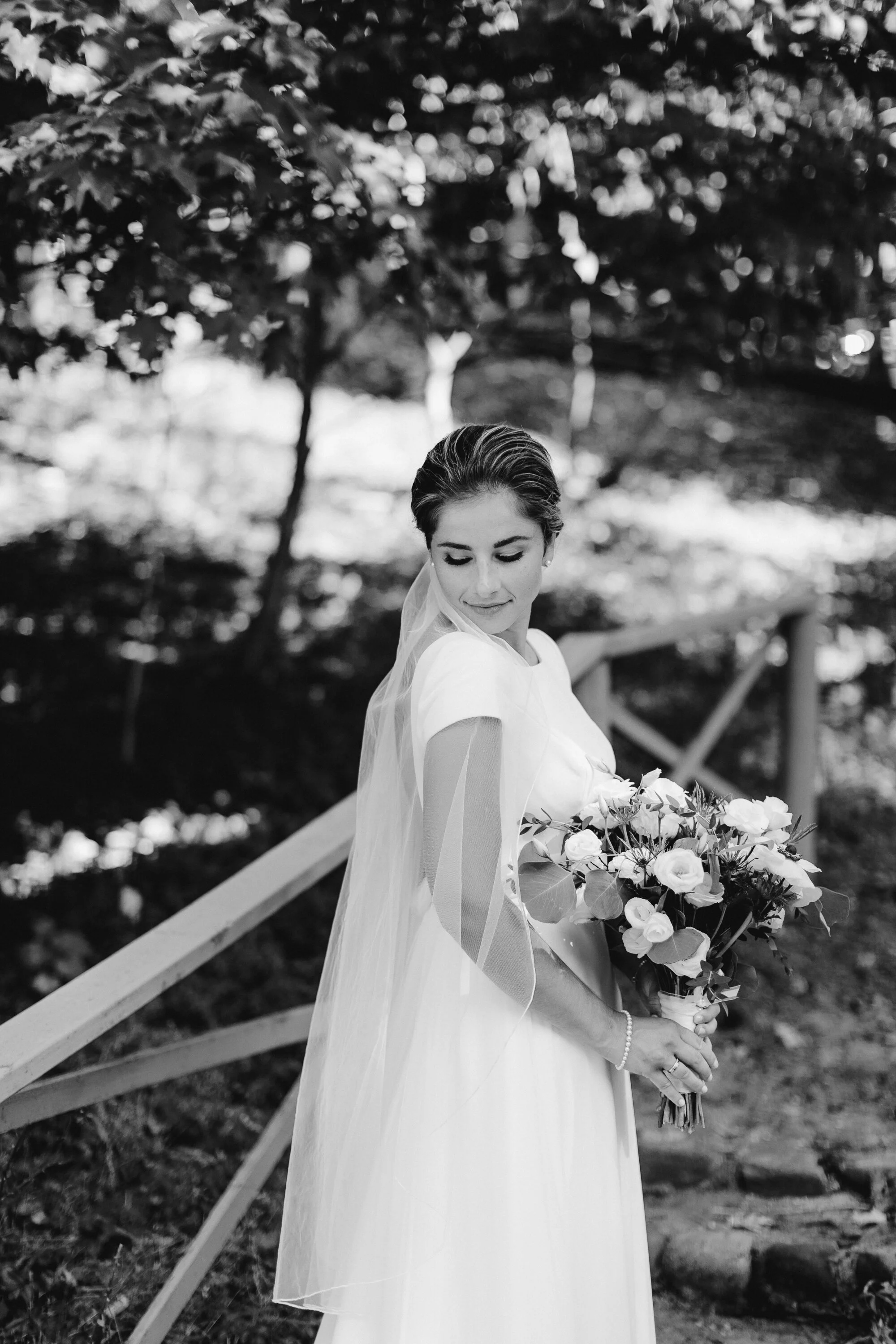 JillDeVries-LakeMichiganWedding-33.jpg