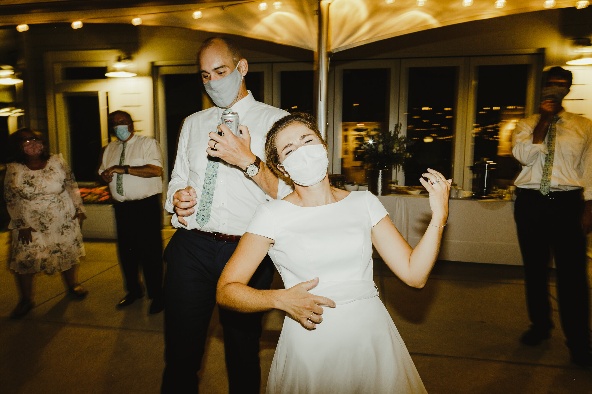 JillDeVries-LakeMichiganWedding-91.jpg