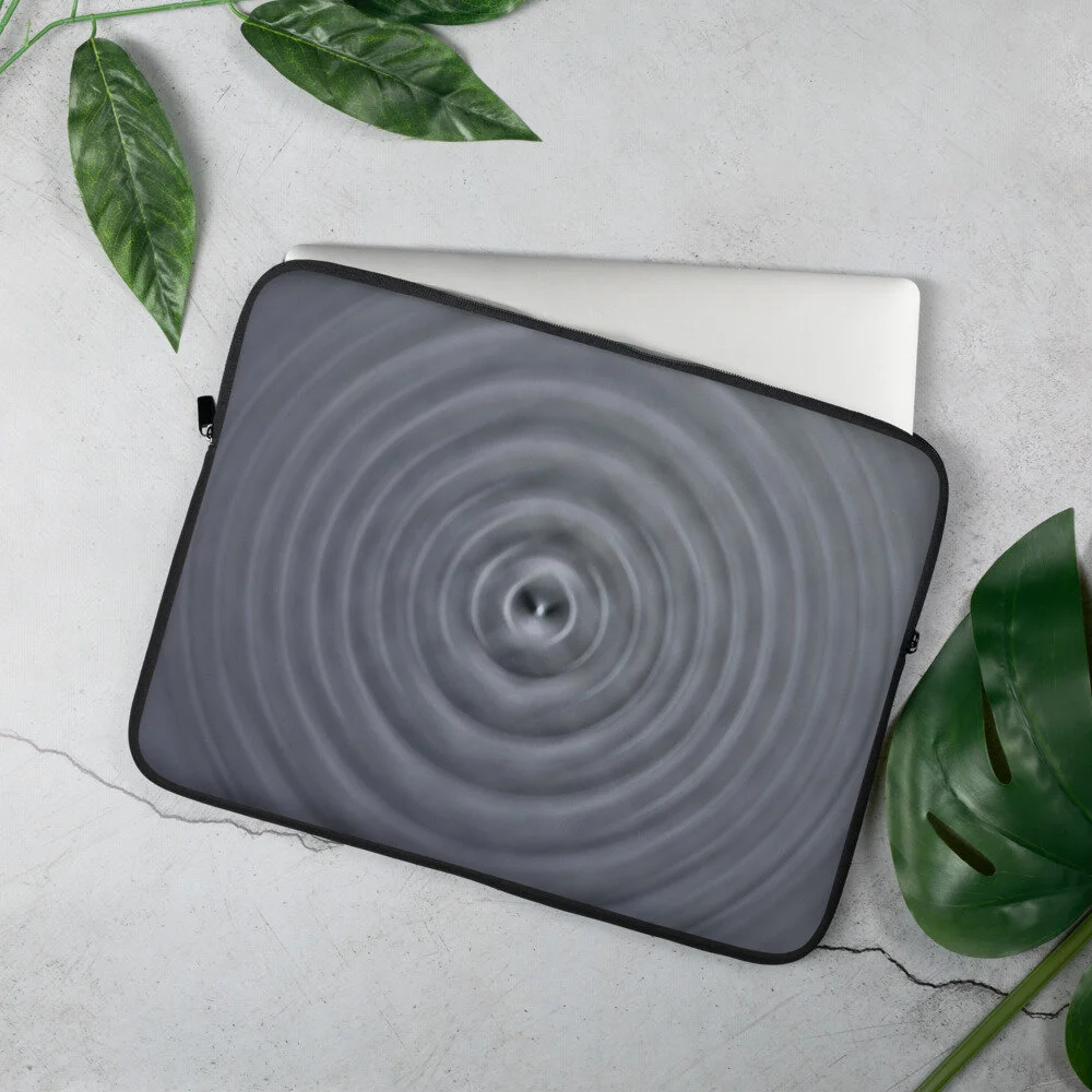 ART010A_mockup_Front_Lifestyle_15-in.jpg