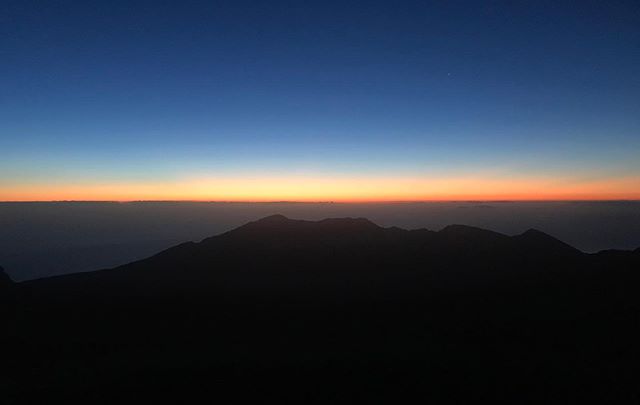 🌅 | Haleakala

#Haleakala #NationalPark #Maui #Hawaii #IslandLife #Sunrise #Volcano #Sky #10000Feet