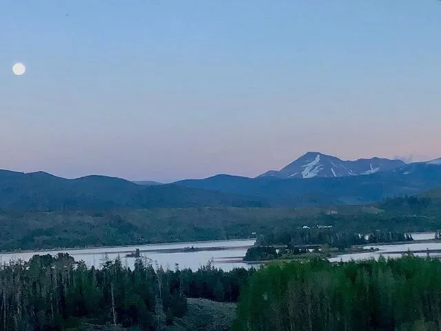 Look at that moon! 
Happy full moon my friend, I hope you are taking time for yourself this weekend! 
We often forget the rest is crucial in maintaining vitality. I&rsquo;m spending time with my loving partner this weekend, reading a lot, being in na