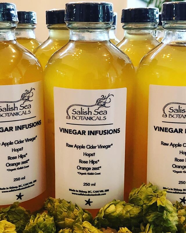 Come find us at Moss Street Market 🍊🌿 tomorrow (Saturday) from 10 - 2!

We&rsquo;ll have these freshly bottled Infused Vinegars and our skin care line. Hooray for market season

#mossstreetmarket #marketseason #yyjmarkets #yyjbusiness #localbusines