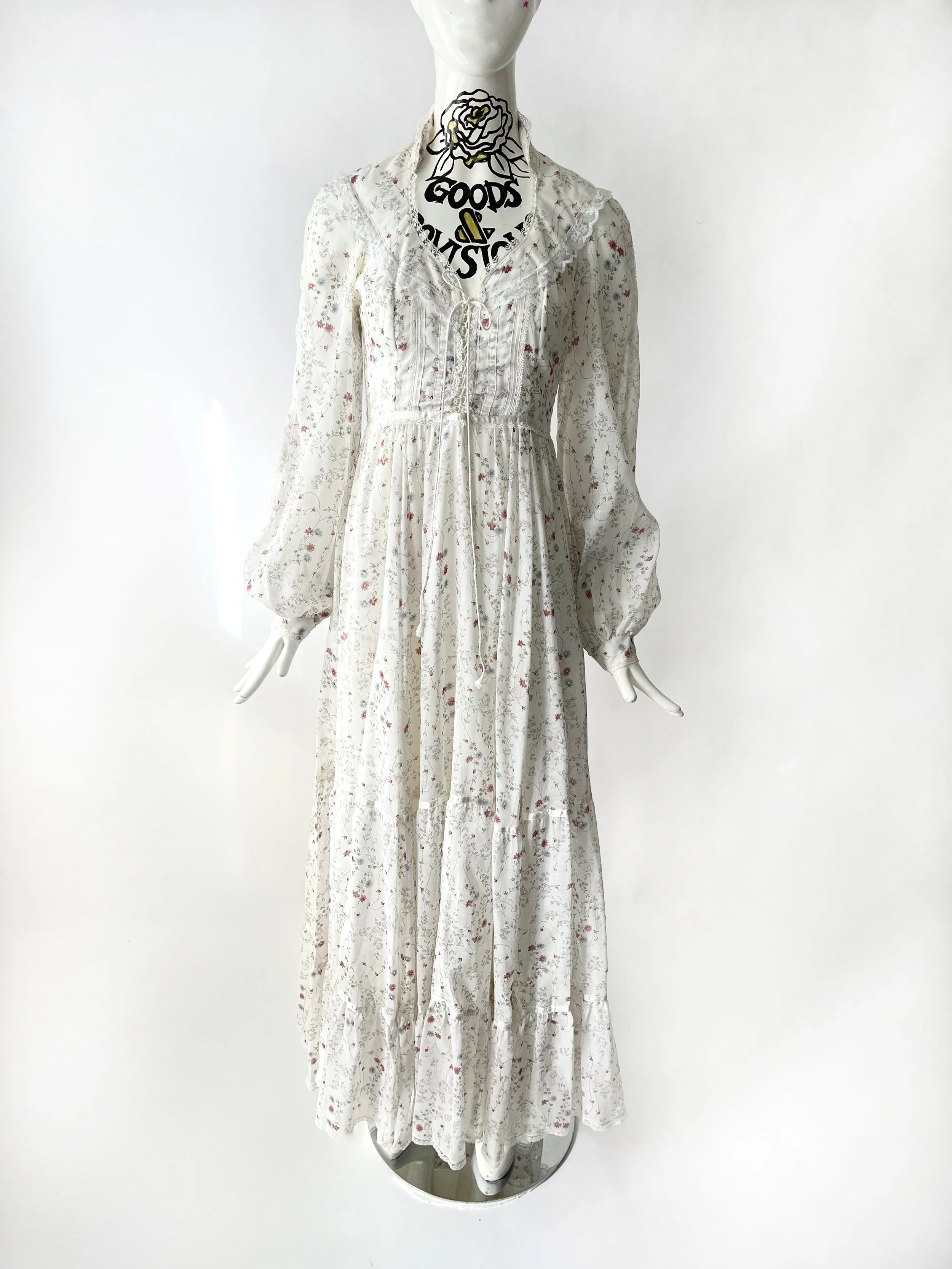 chinese dress ladies 70s GUNNE SAX white cotton eyelet renaissance style Maxi Dress – Owlephant  Vintage