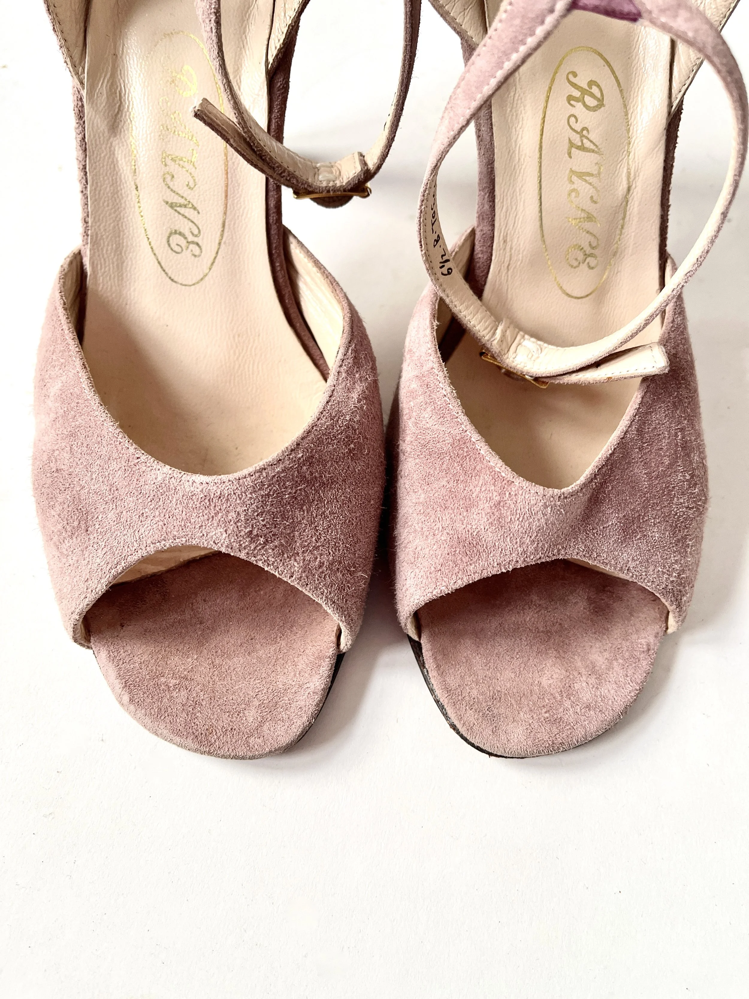 1960's Ravne Wedgwood Goddess Shoes Size 6.5