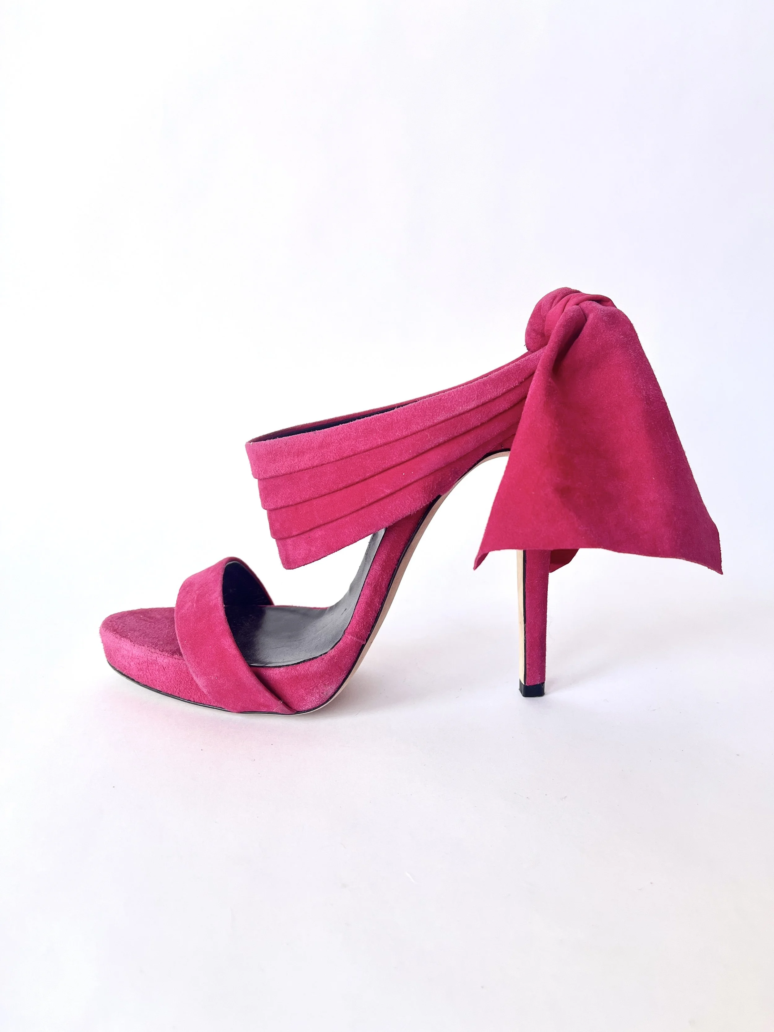 Oscar de la Renta Pink Suede Sandy Heels with Bows