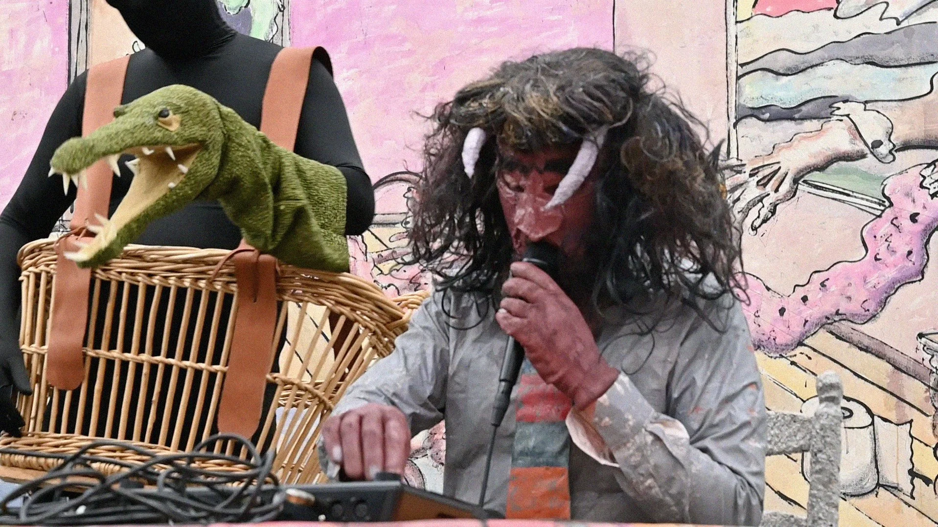 Williamludwiglutgens_performance_SMAK_2025_Screenshot-2025-10-14-at-12.07.57.jpg
