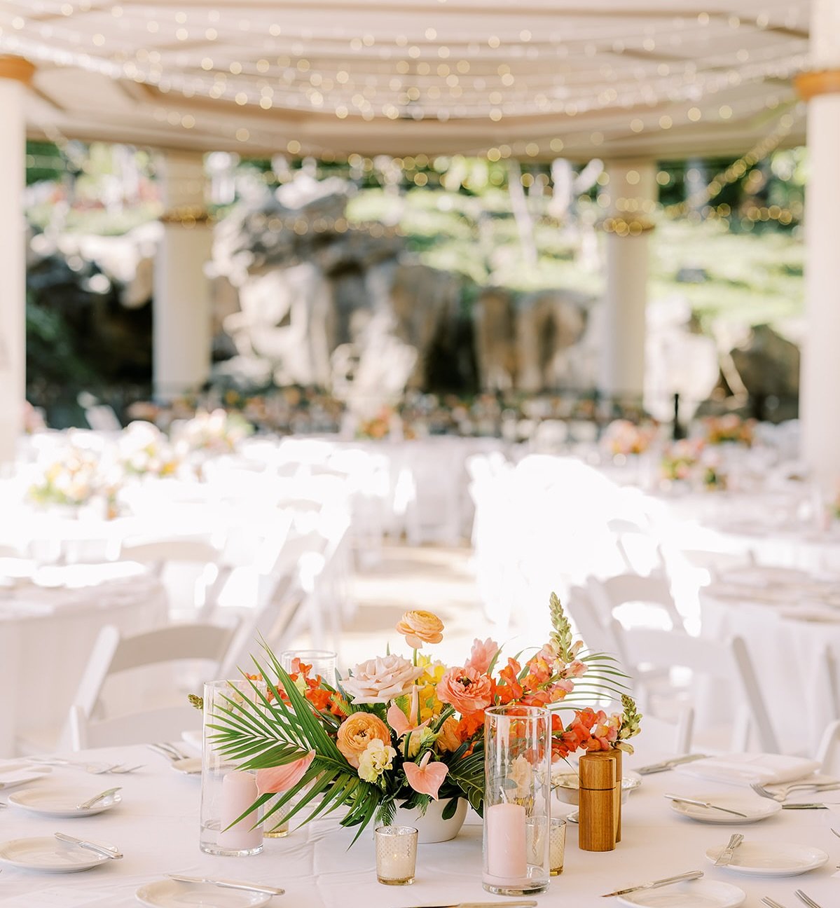 All the little details from L+A&rsquo;s destination wedding at the Westin Maui Resprt &amp; Spa 🌺

Event Design &amp; Coordination @whiteorchidwedding 
Venue @thewestinmaui @westinweddingsbywow 
Photography @jana_dillon 
Florals @bellabloommaui 
Ren