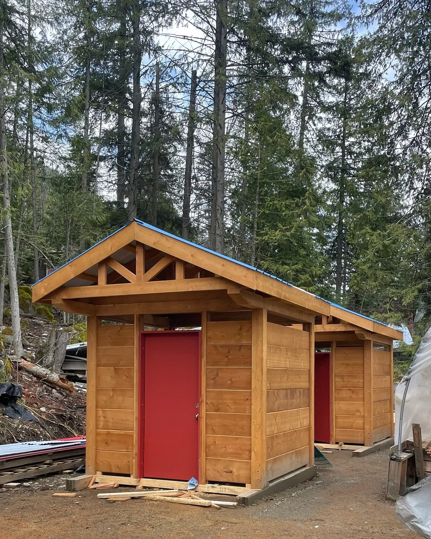 Finishing up a couple more outhouses for the RDCK. Next stop: Cottonwood Lake! Almost ready for installation just in time for the season.

#outhouse #timberframe #douglasfir