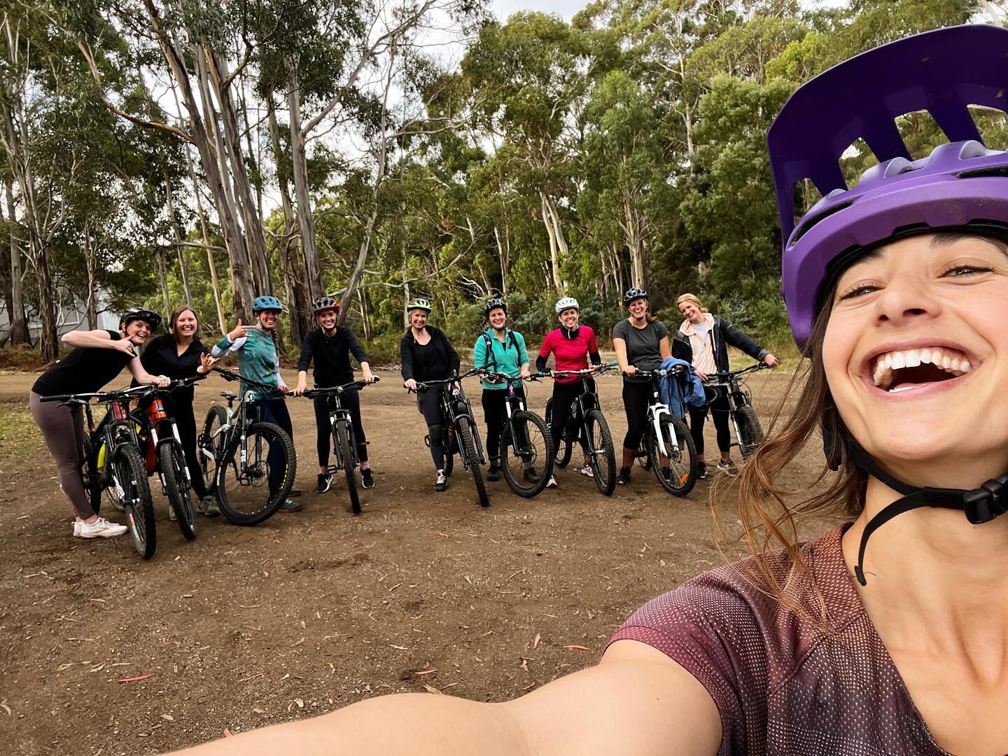 GIRL GANG! 🚲🤟🏼 Fun times showing these sheila&rsquo;s around beginner friendly mountain bike tracks in Hobart! 😊😊 #mtb #biking #riding #hobart #riding