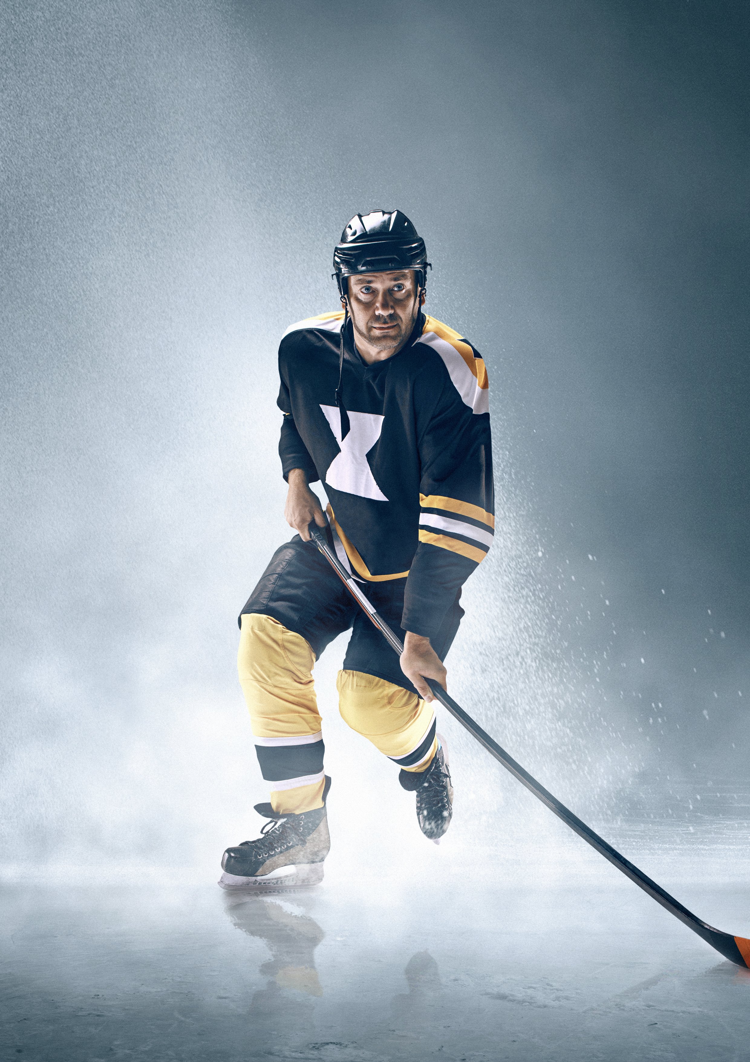 intense-hockey-player-in-action-2026-03-10-01-07-20-utc.jpg