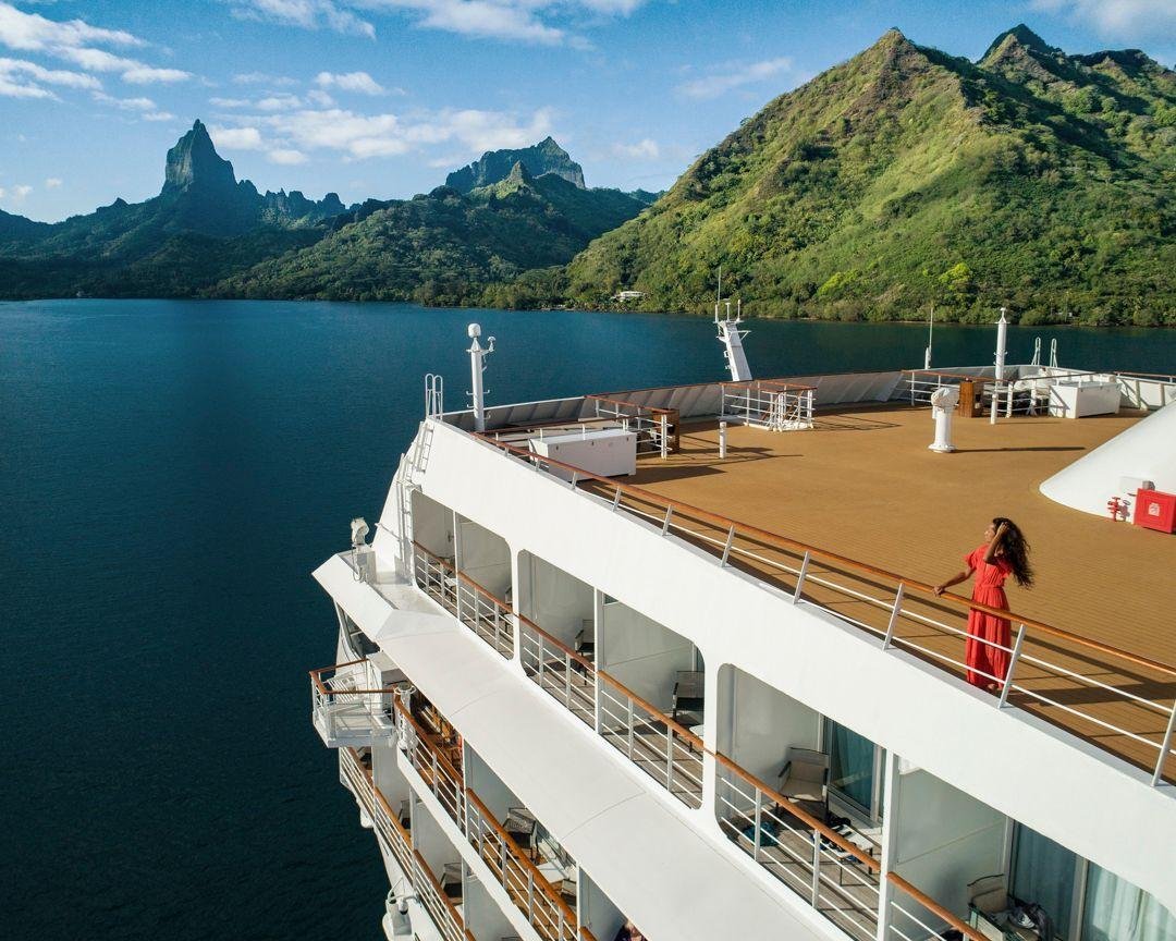 Set sail through the stunning landscapes of the South Pacific with Paul Gauguin Cruises 🚢

✨ Intimate &amp; Exclusive: With a small-ship ambiance, this cruise offers an intimate setting that large ships cannot. Expect personalized service and an atm