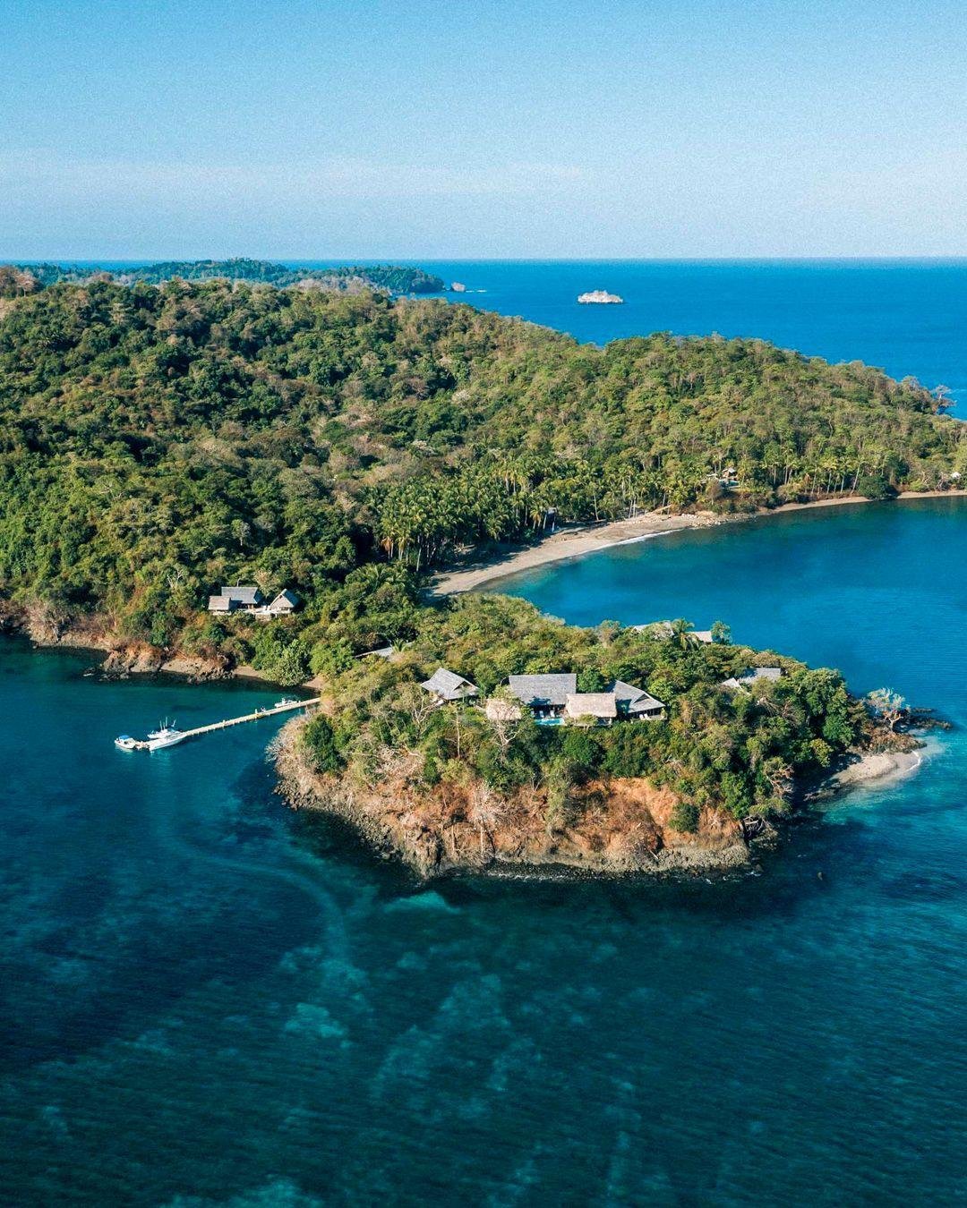 Bucket list destination: Islas Secas, Panama! 🌴☀️

Are you ready to explore an incredible private island? This idyllic destination combines the elegance of luxury with the purity of nature, all set along untouched beaches of the Caribbean Sea.

Why 