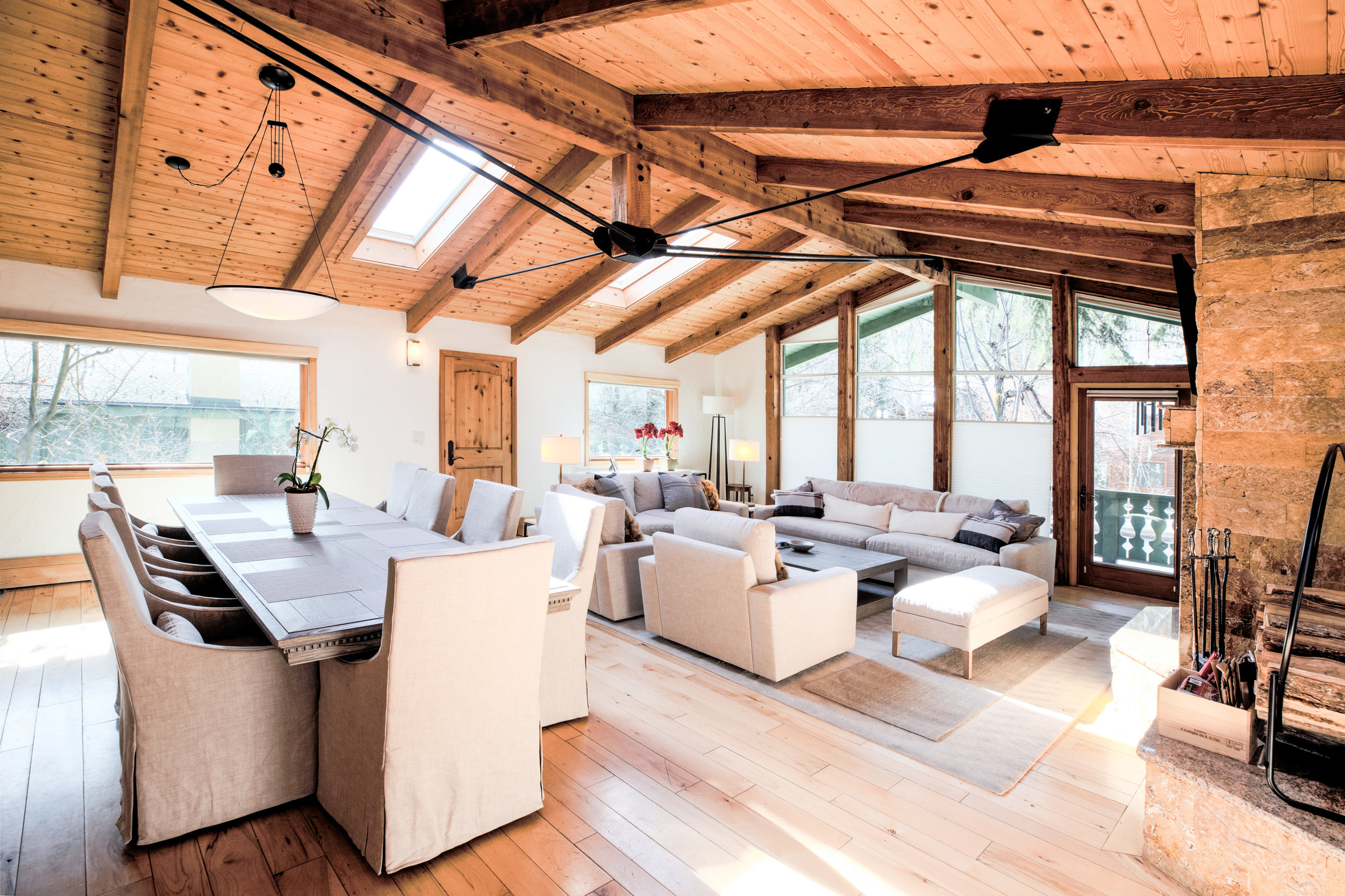 UllrCommons_LivingRoom_0109.jpg