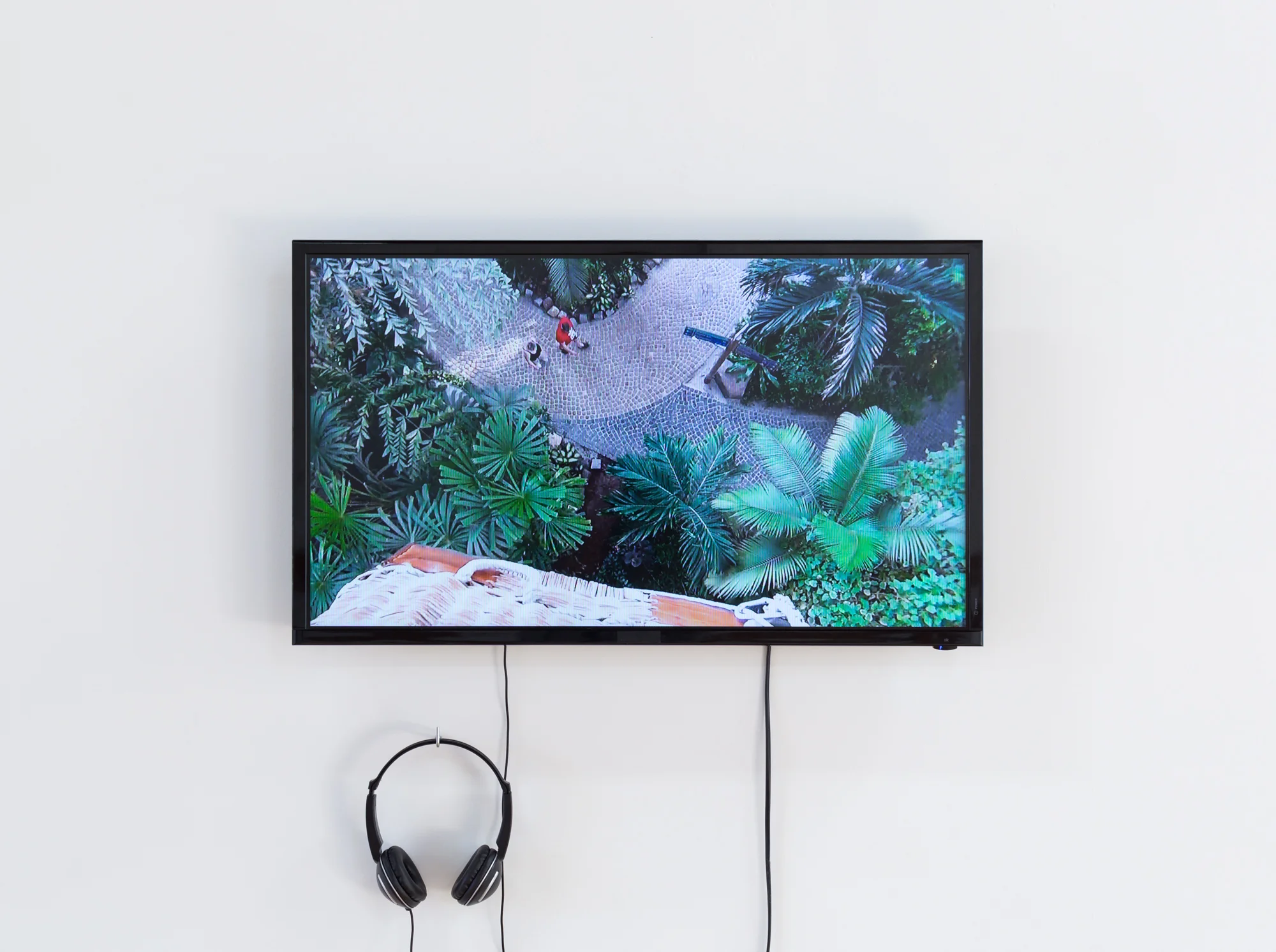 Ella Sowinska, Tropical Islands , 2016 HD video, 16:44 photo by André Piguet